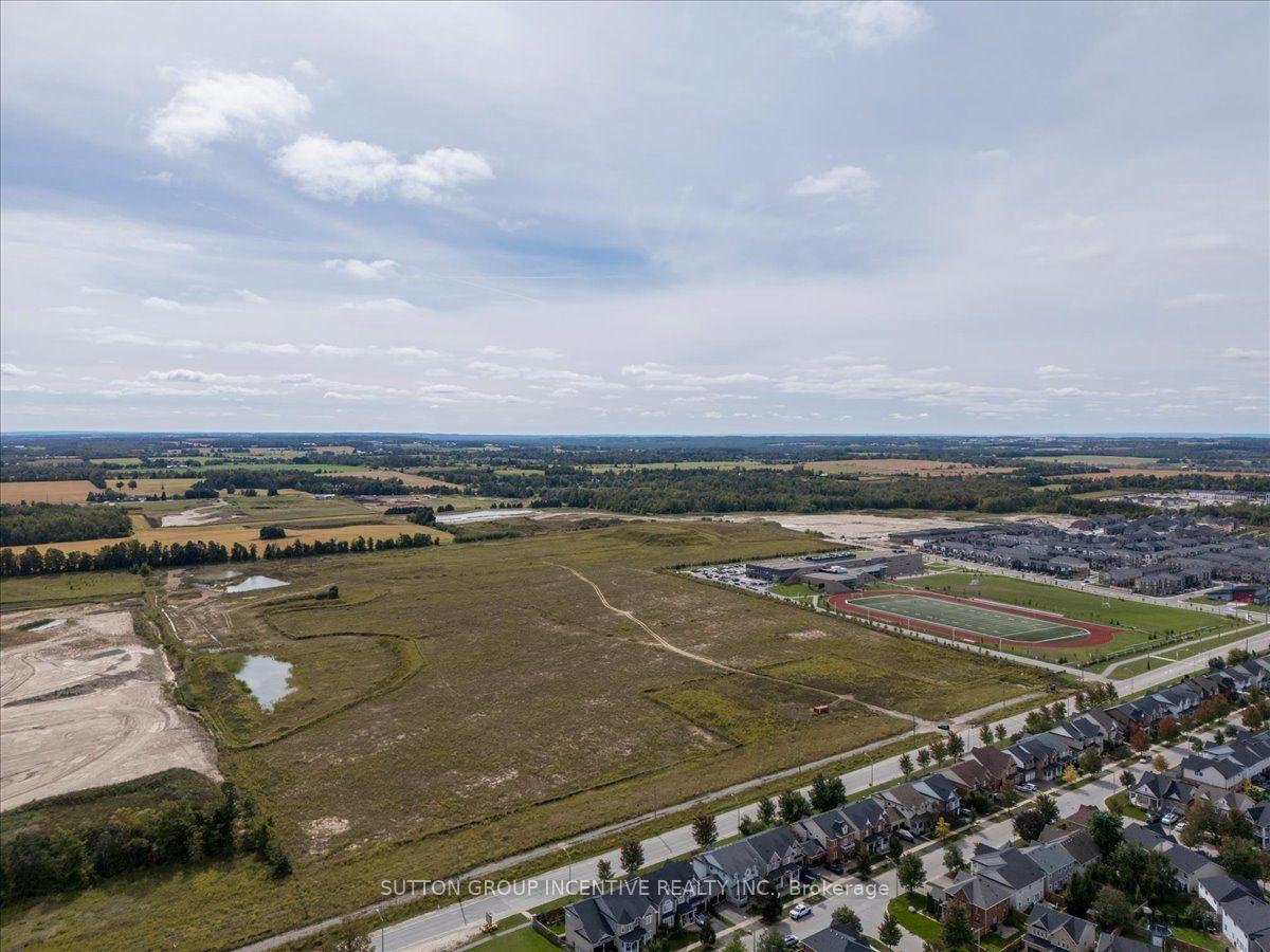Photo 17 of 883 Mapleview Drive E, Barrie, Rural Barrie Southeast — HOMEH