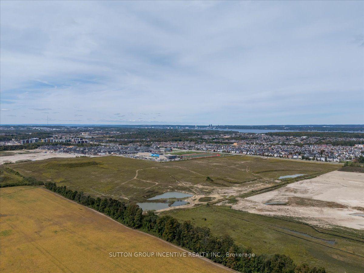 Photo 18 of 883 Mapleview Drive E, Barrie, Rural Barrie Southeast — HOMEH