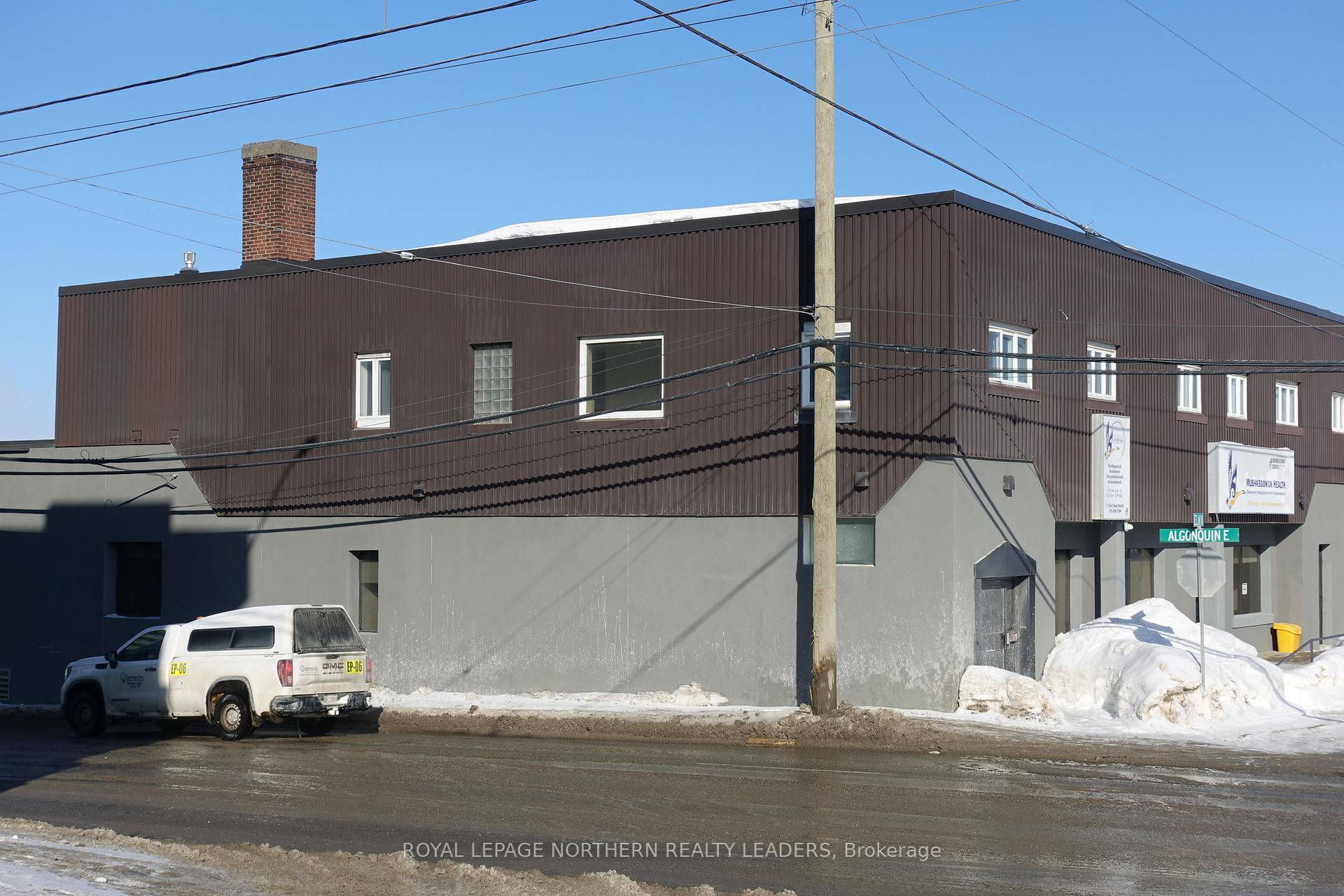 Photo 5 of 11 Elm Street N, Timmins, TNE - Central — HOMEH