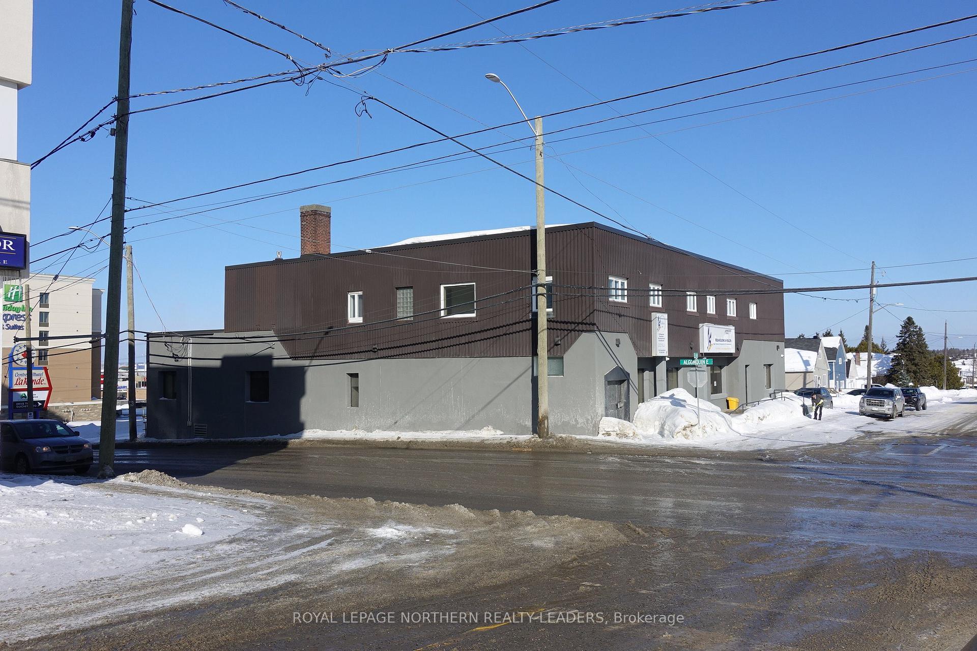 Photo 6 of 11 Elm Street N, Timmins, TNE - Central — HOMEH