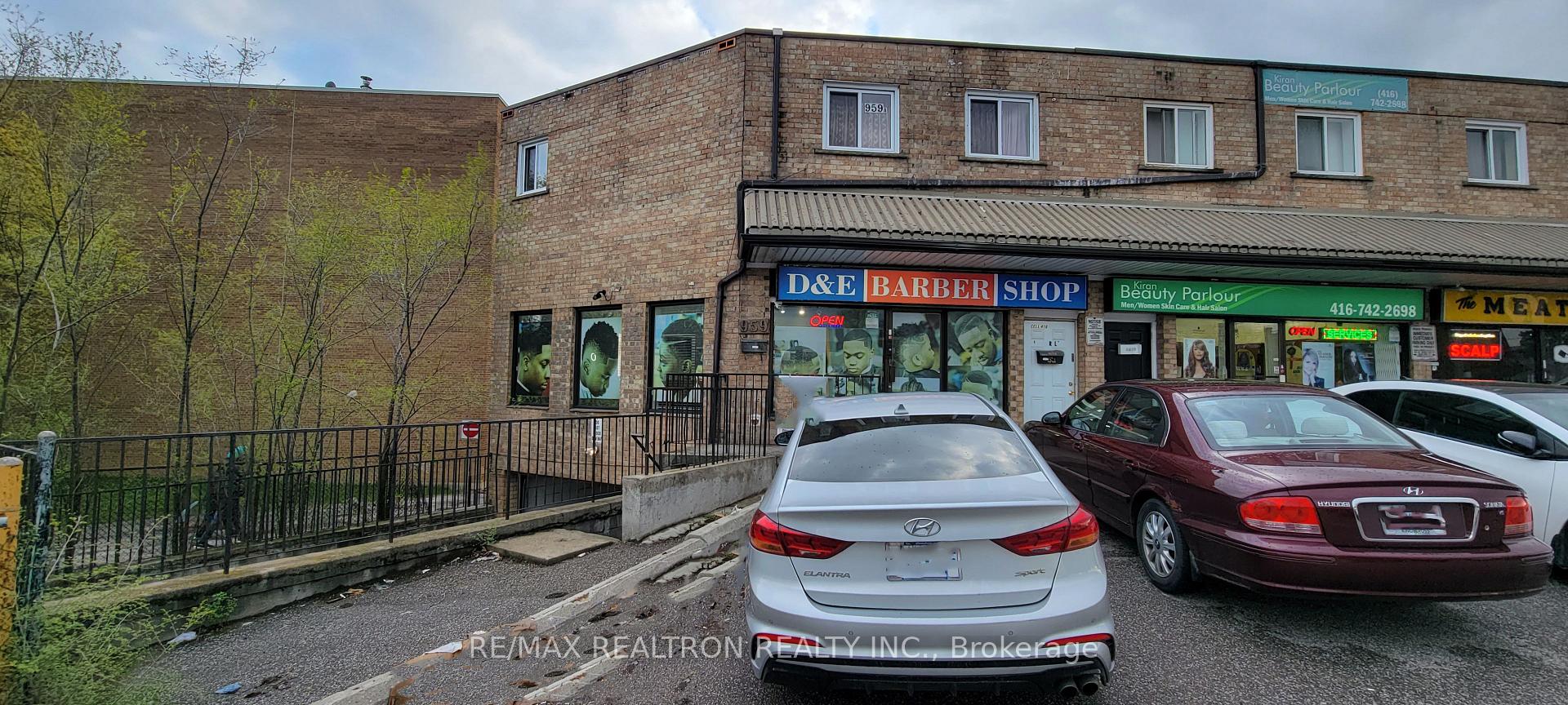 Photo 3 of 959 Albion Road, Etobicoke, Thistletown-Beaumonde Heights — HOMEH