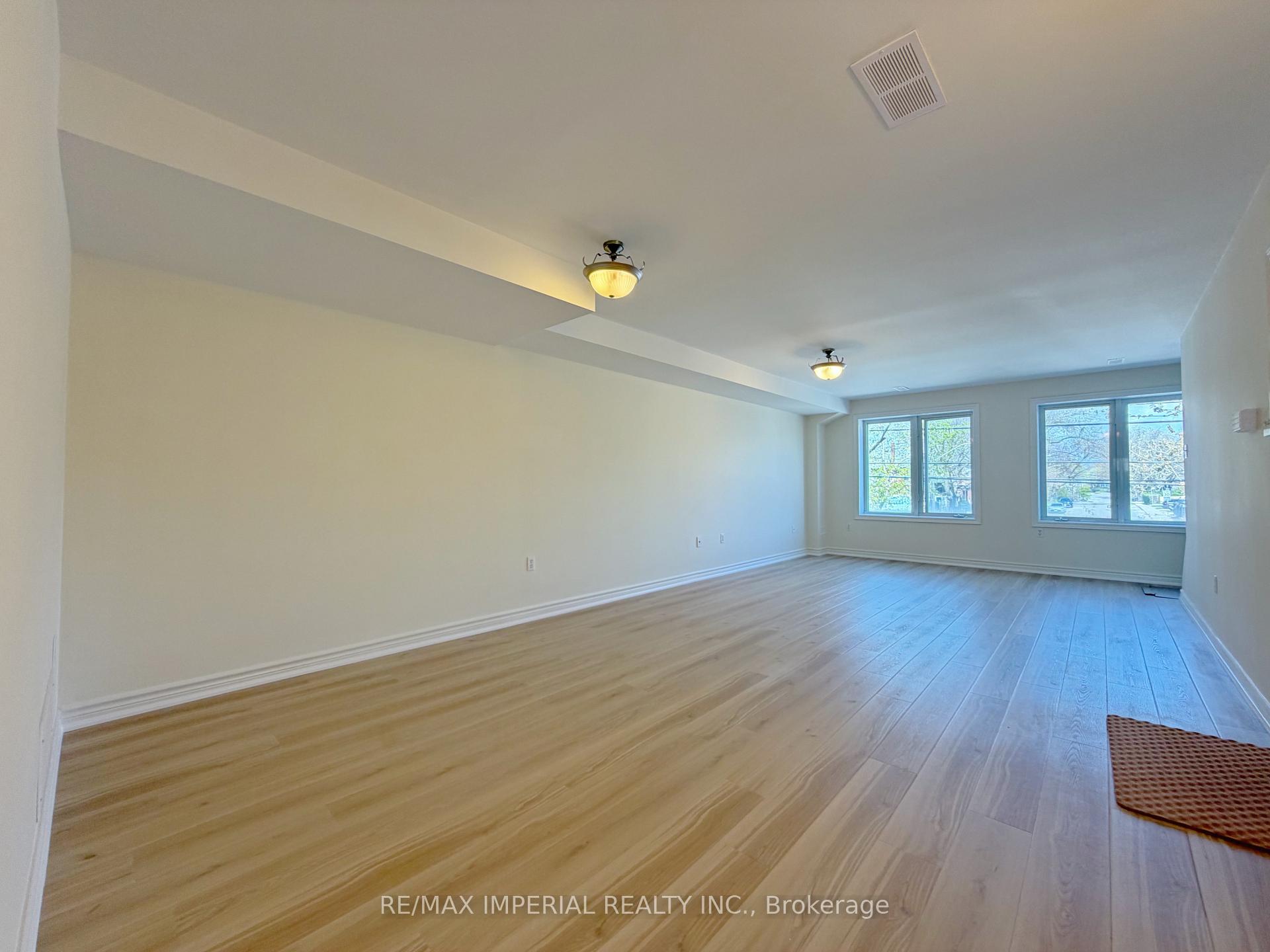 Photo 4 of 623 - 623A The Queensway, Etobicoke, Stonegate-Queensway — HOMEH