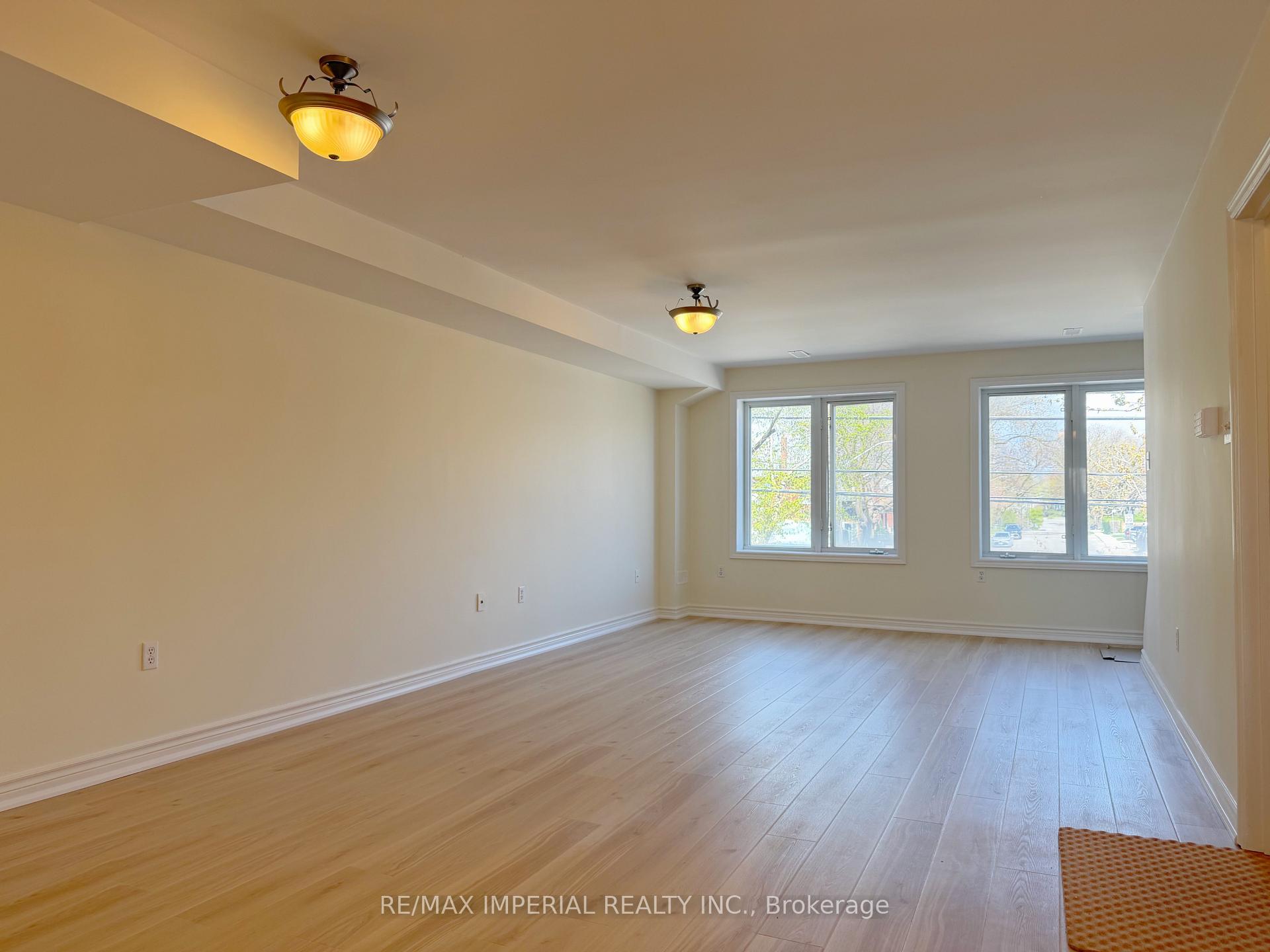 Photo 6 of 623 - 623A The Queensway, Etobicoke, Stonegate-Queensway — HOMEH