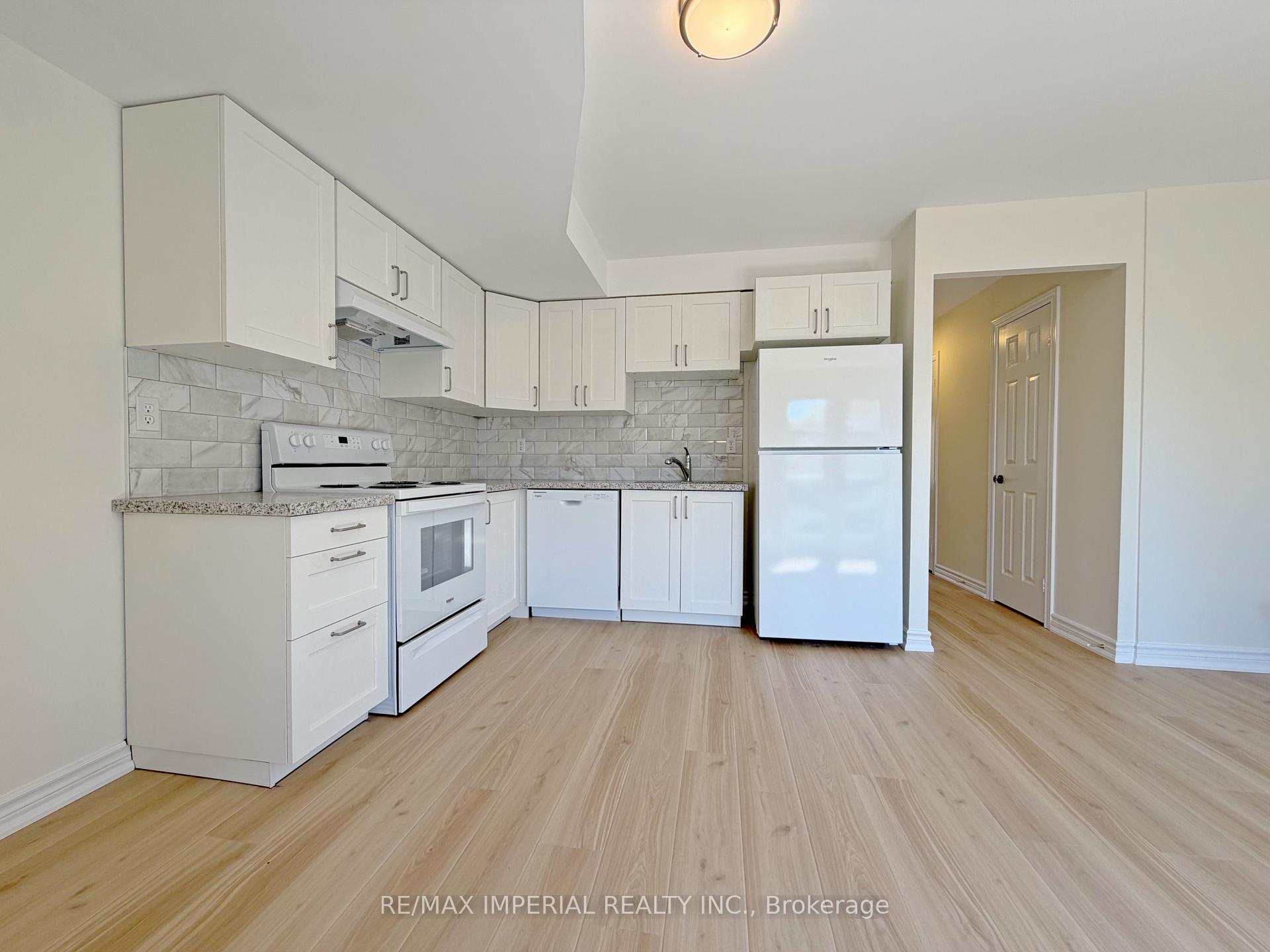 Photo 9 of 623 - 623A The Queensway, Etobicoke, Stonegate-Queensway — HOMEH