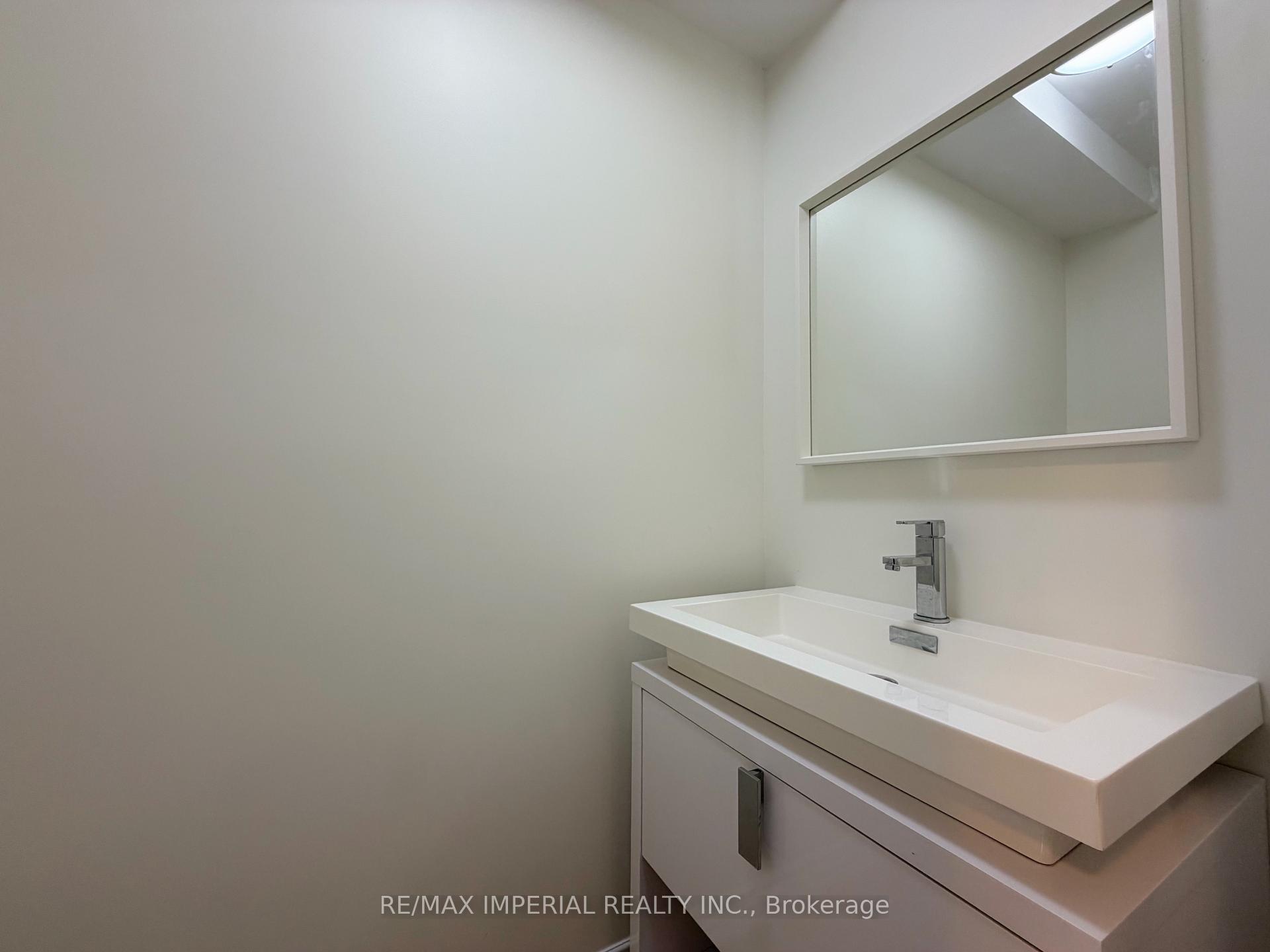 Photo 15 of 623 - 623A The Queensway, Etobicoke, Stonegate-Queensway — HOMEH