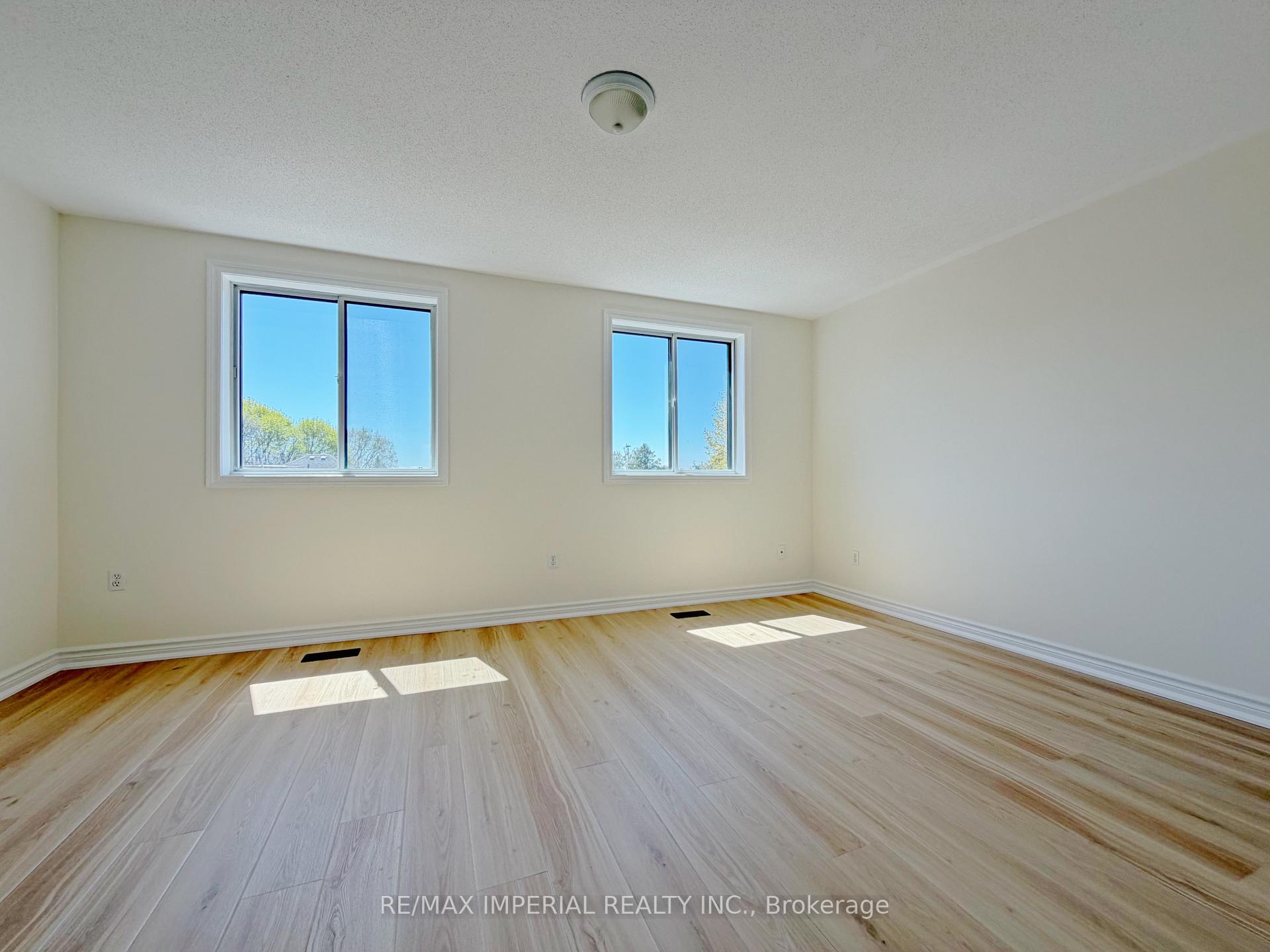 Photo 18 of 623 - 623A The Queensway, Etobicoke, Stonegate-Queensway — HOMEH
