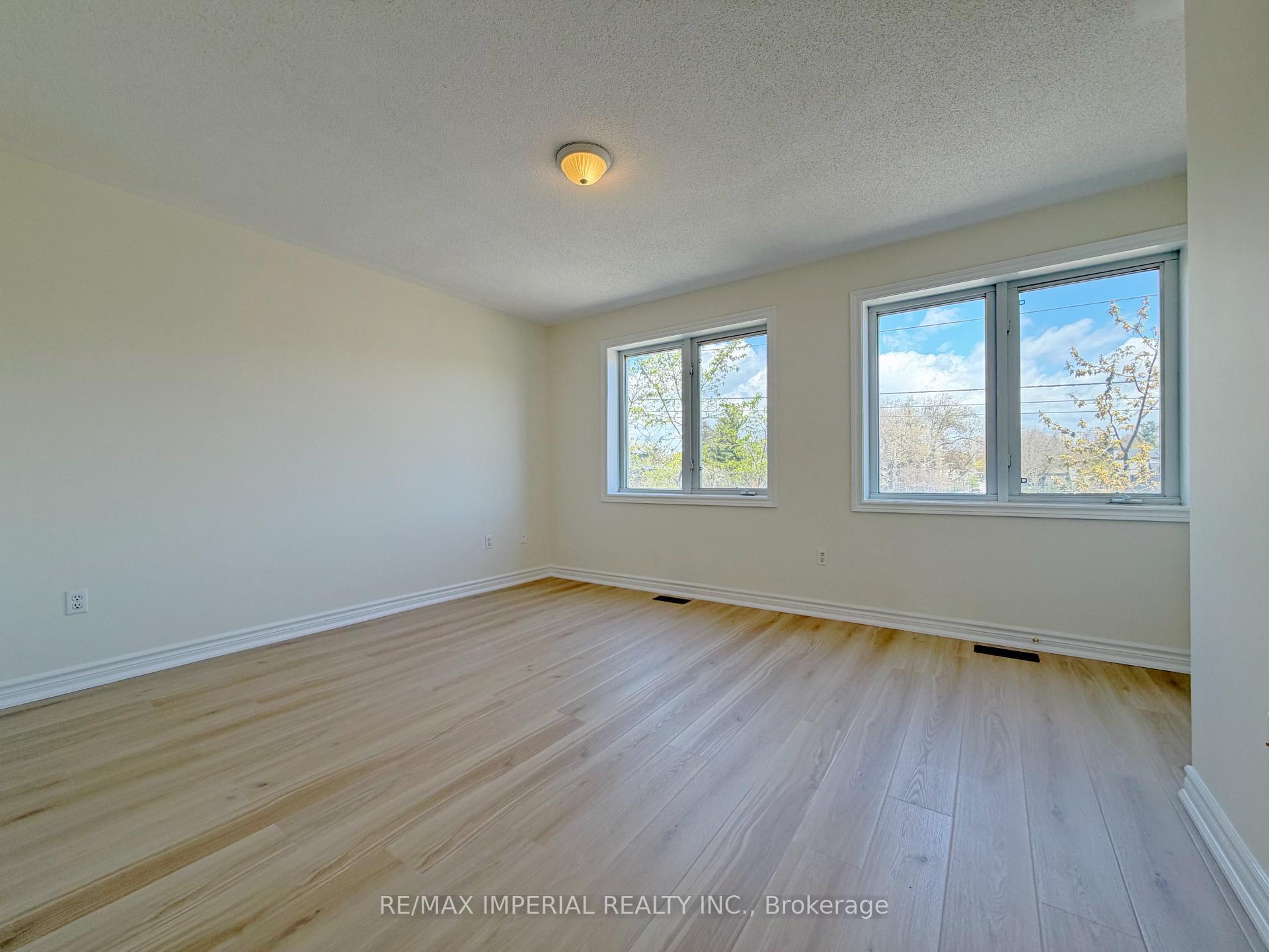 Photo 22 of 623 - 623A The Queensway, Etobicoke, Stonegate-Queensway — HOMEH