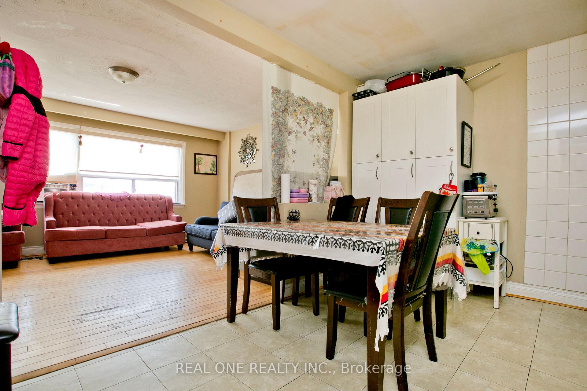 Photo 11 of 1702 Jane Street, North York, Weston — HOMEH