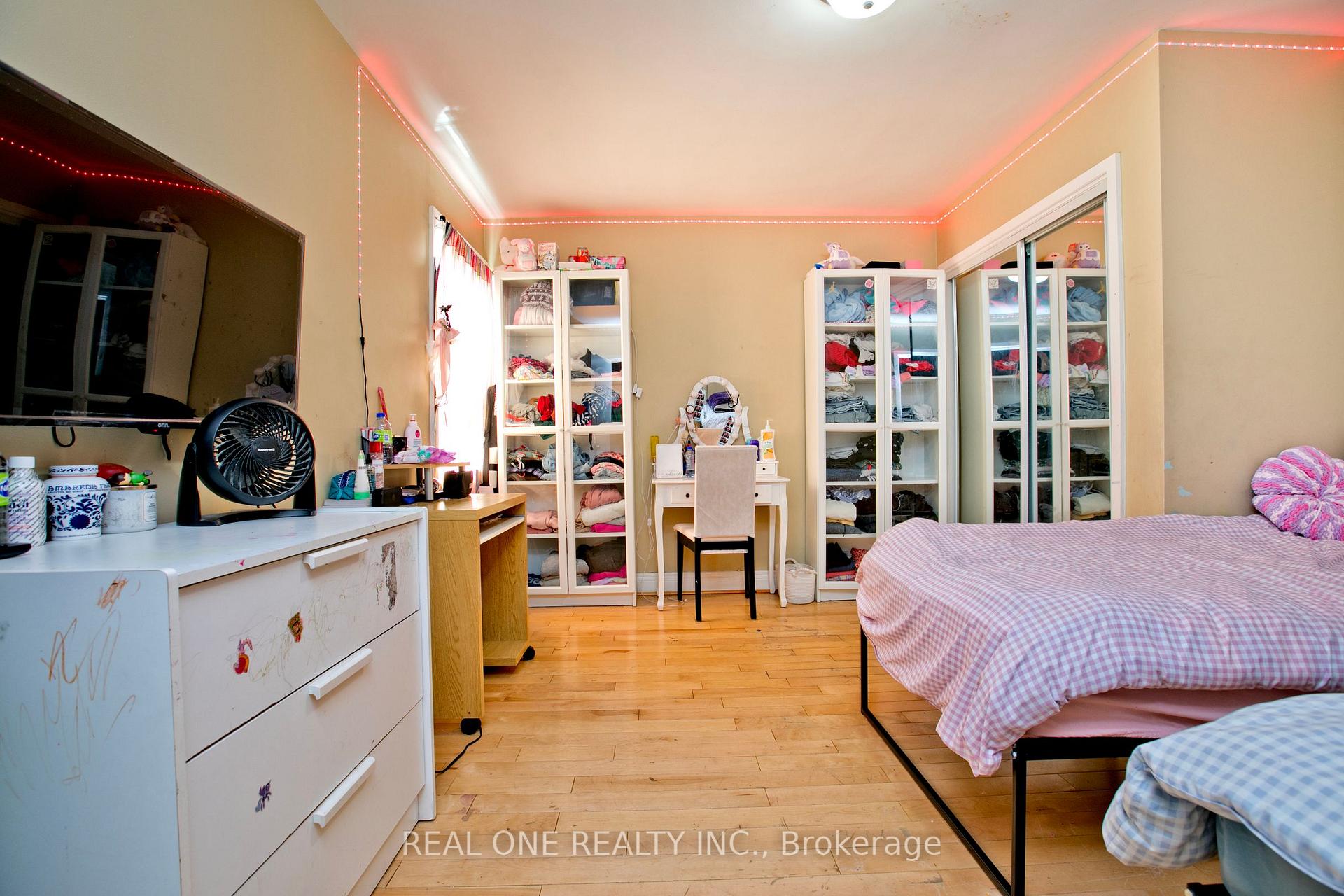 Photo 13 of 1702 Jane Street, North York, Weston — HOMEH