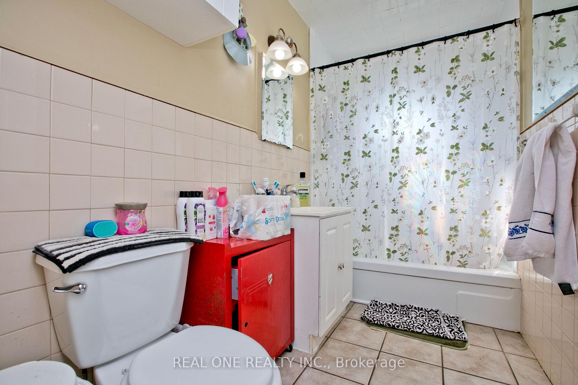 Photo 14 of 1702 Jane Street, North York, Weston — HOMEH