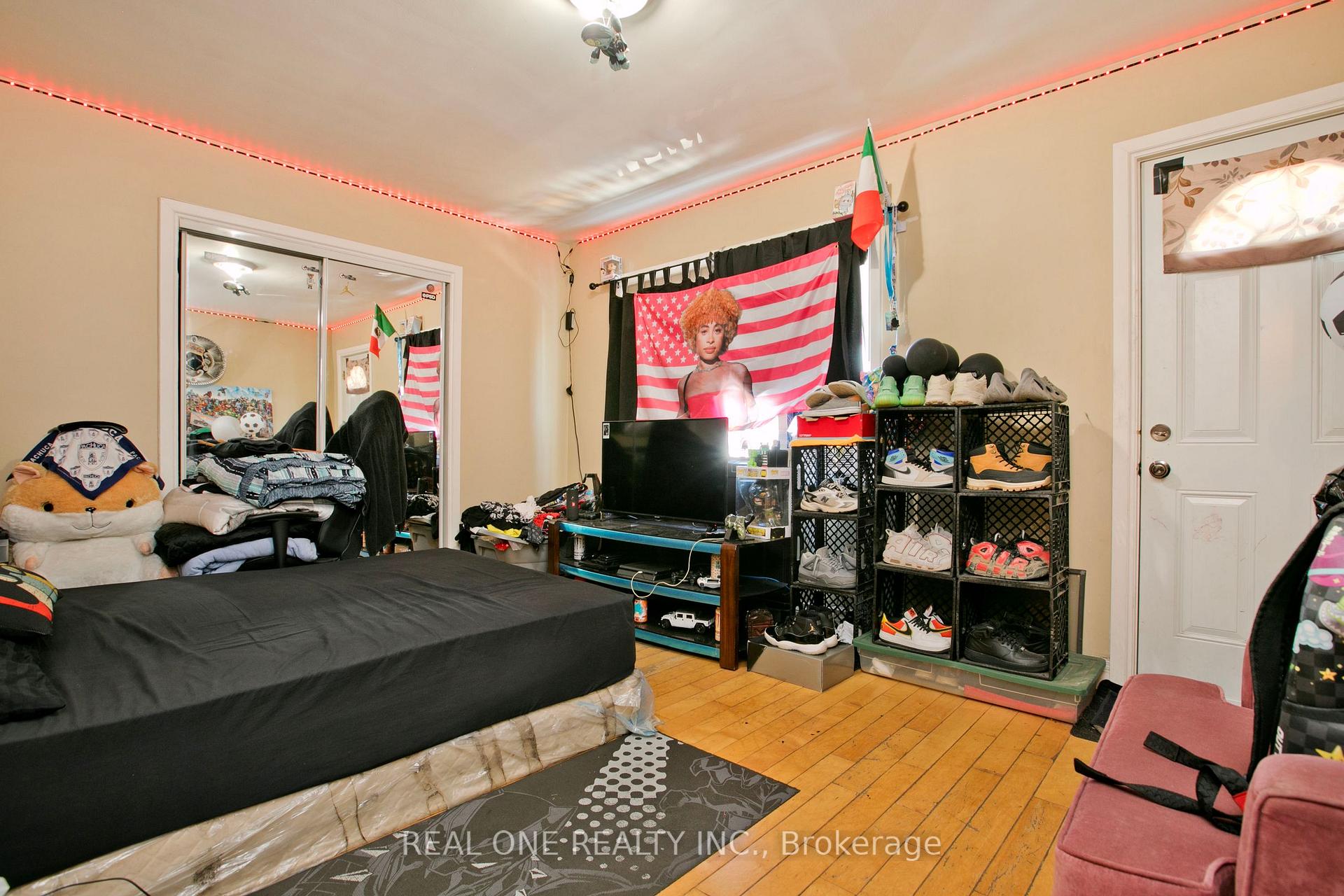 Photo 16 of 1702 Jane Street, North York, Weston — HOMEH