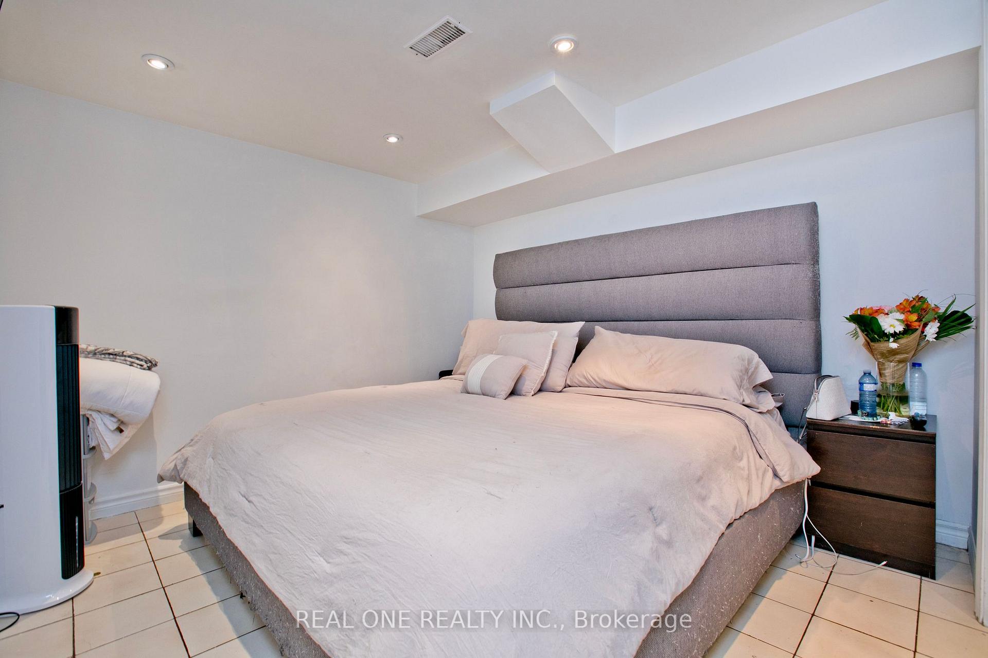 Photo 21 of 1702 Jane Street, North York, Weston — HOMEH