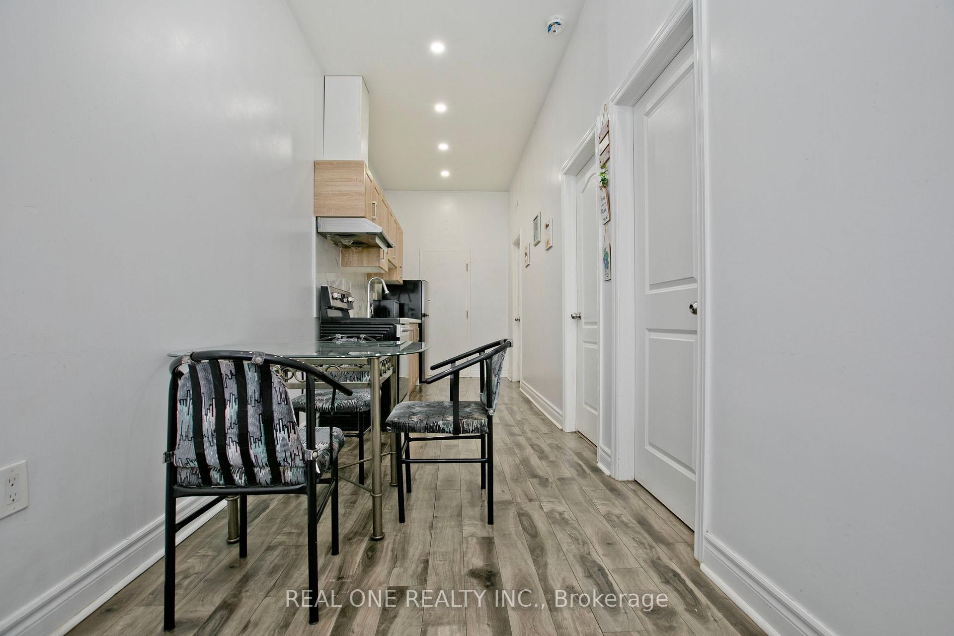 Photo 24 of 1702 Jane Street, North York, Weston — HOMEH