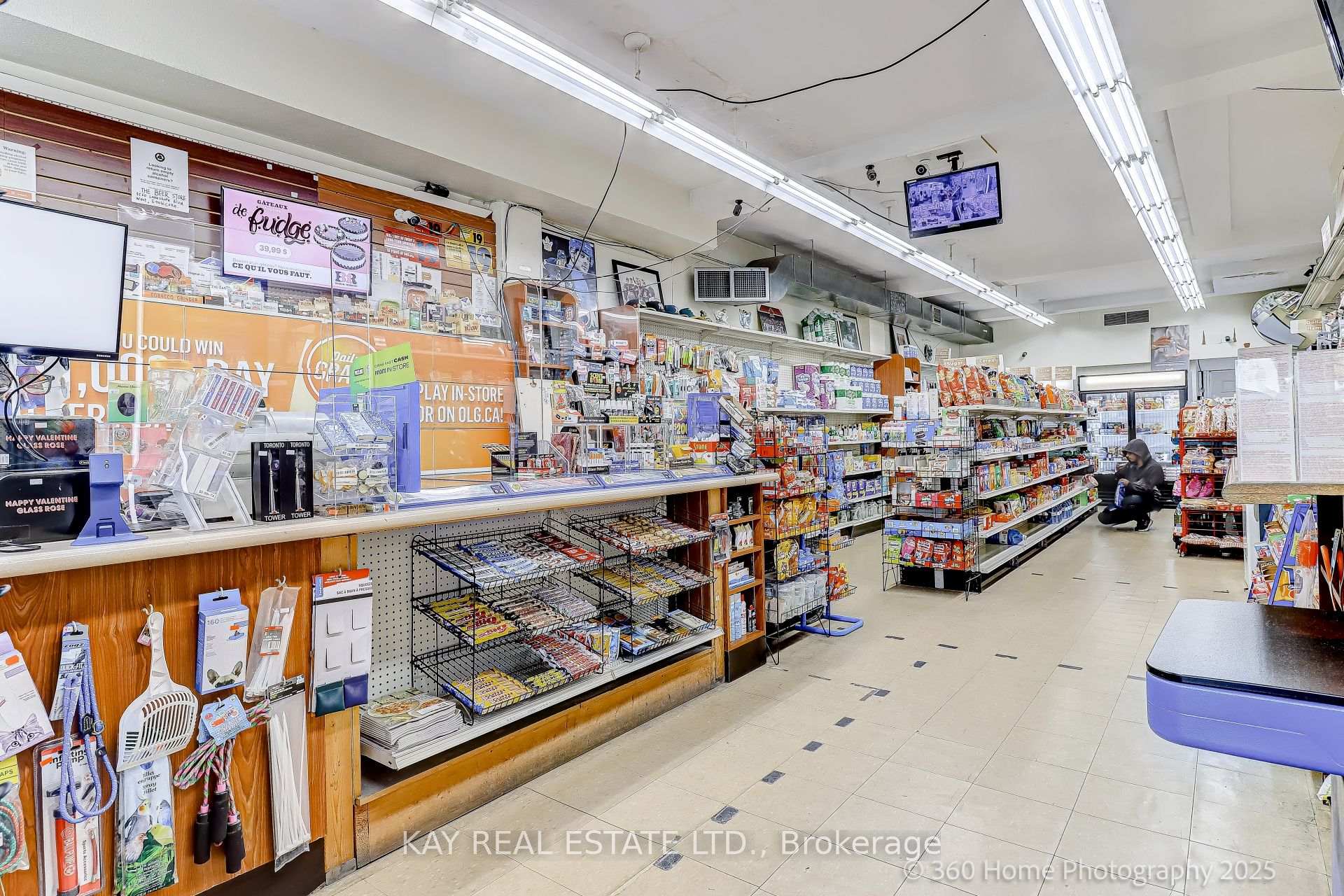 Photo 4 of 2316 Lake Shore Boulevard W, Etobicoke, Mimico — HOMEH