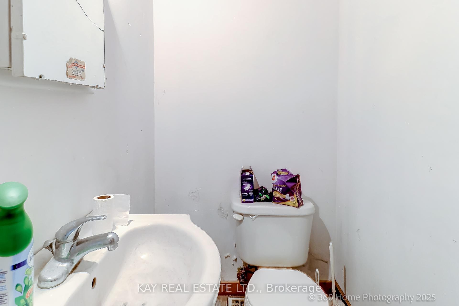 Photo 7 of 2316 Lake Shore Boulevard W, Etobicoke, Mimico — HOMEH