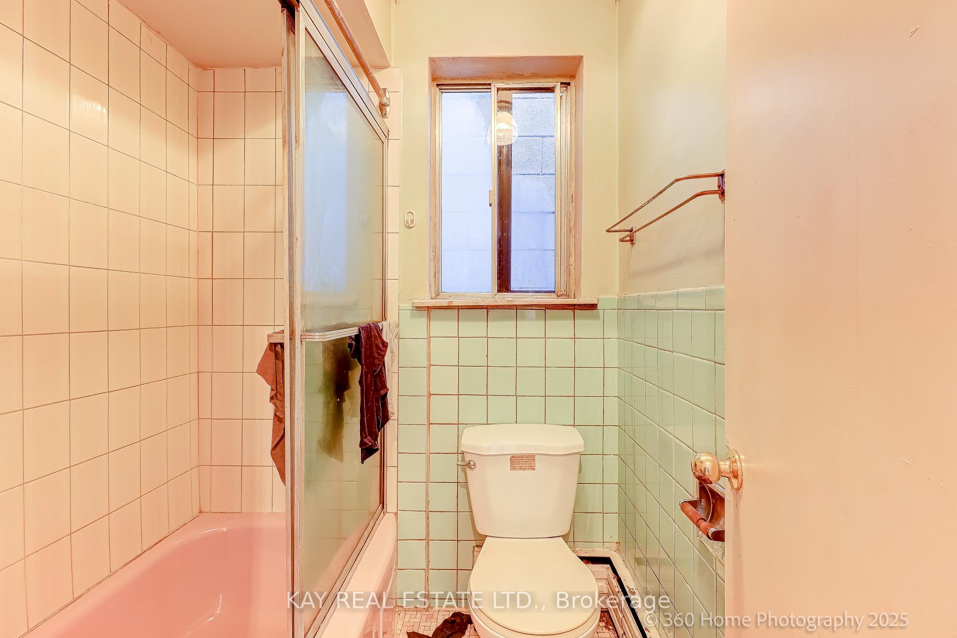Photo 18 of 2316 Lake Shore Boulevard W, Etobicoke, Mimico — HOMEH