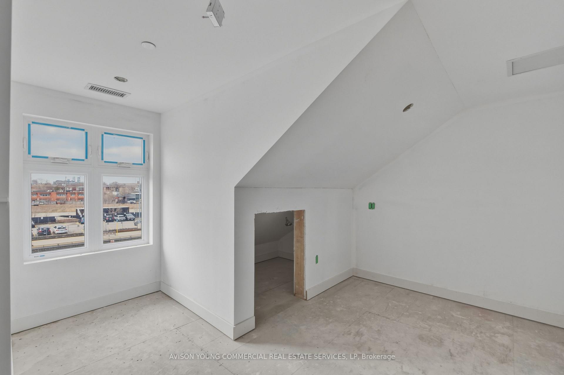 Photo 10 of 1 Blue Goose Street, Etobicoke, Mimico — HOMEH