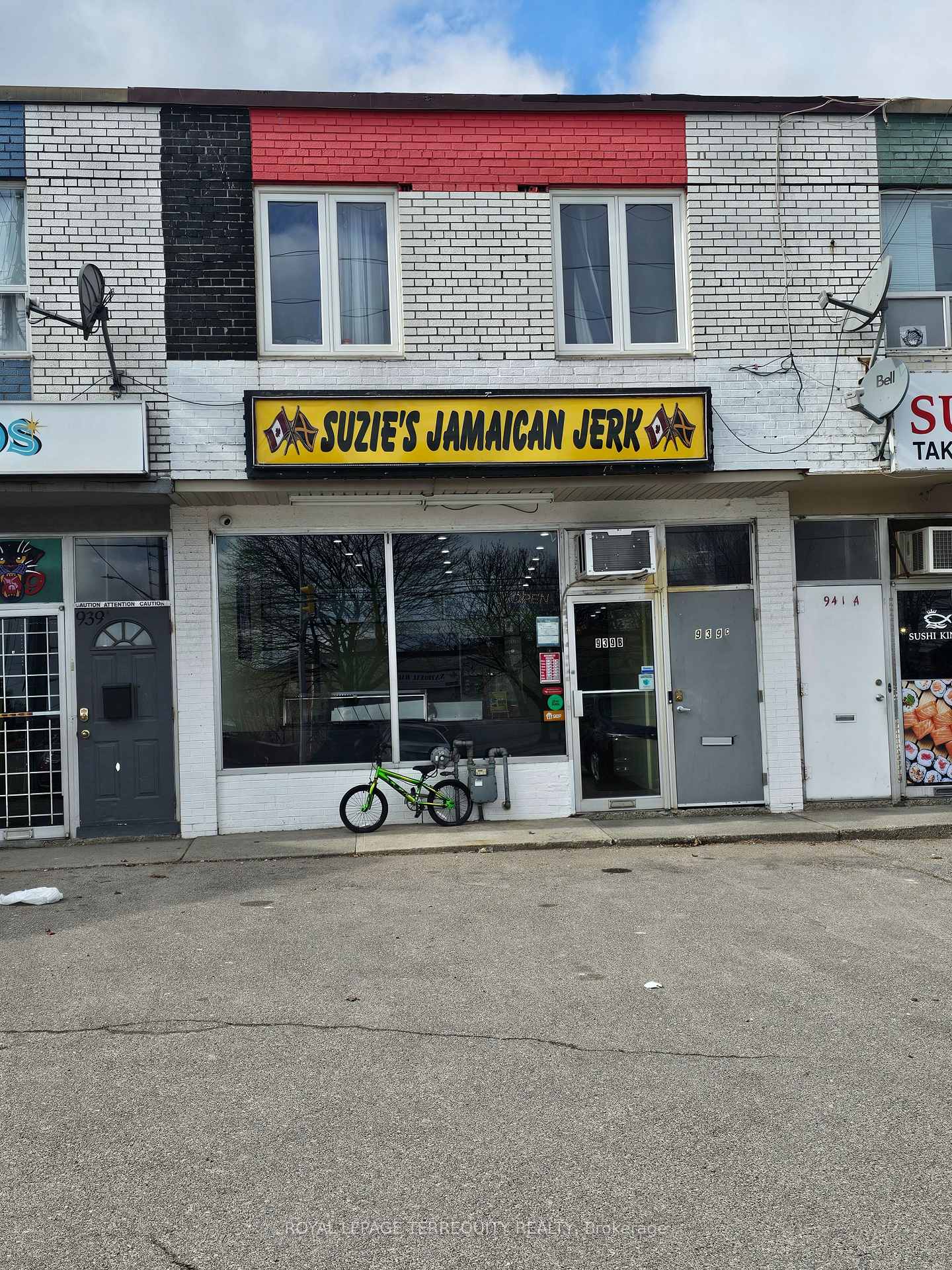 Photo 1 of 939 Lakeshore Road E, Mississauga, Lakeview — HOMEH