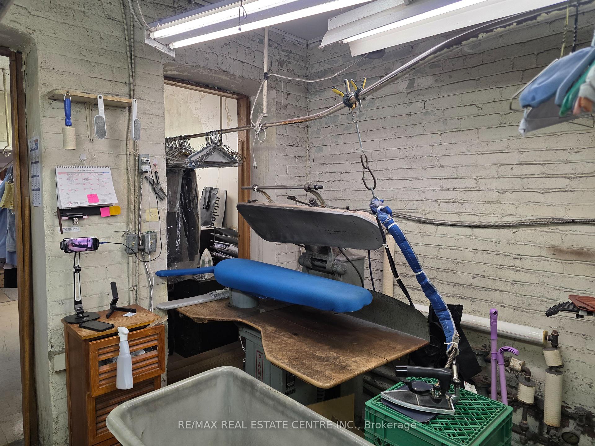 Photo 6 of 262 Jane Street, Toronto, Lambton Baby Point — HOMEH