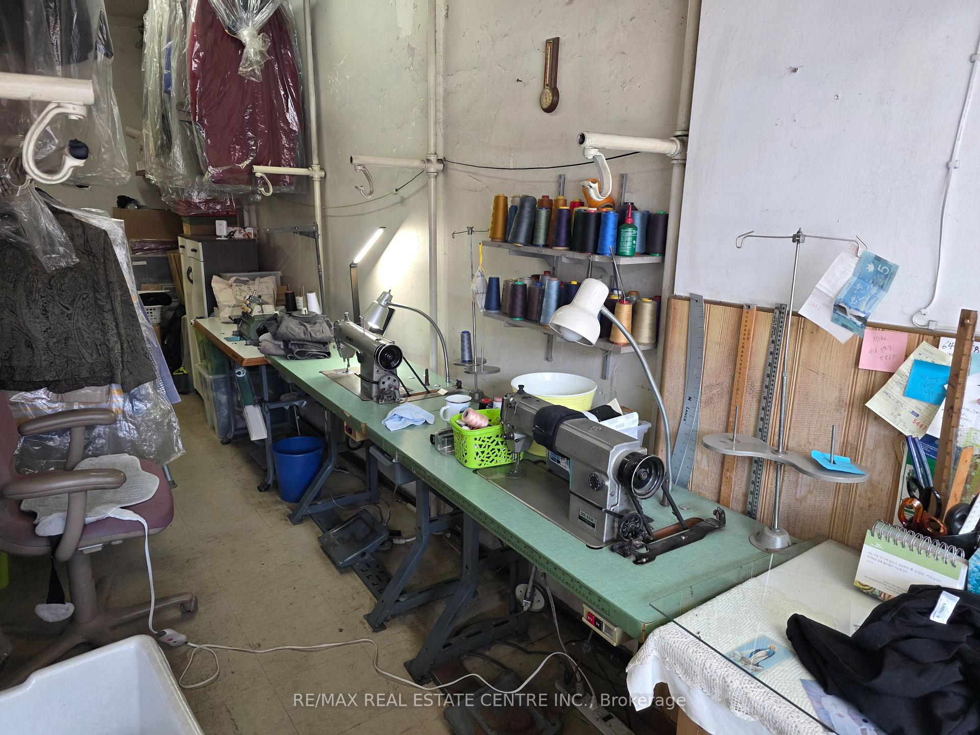 Photo 12 of 262 Jane Street, Toronto, Lambton Baby Point — HOMEH