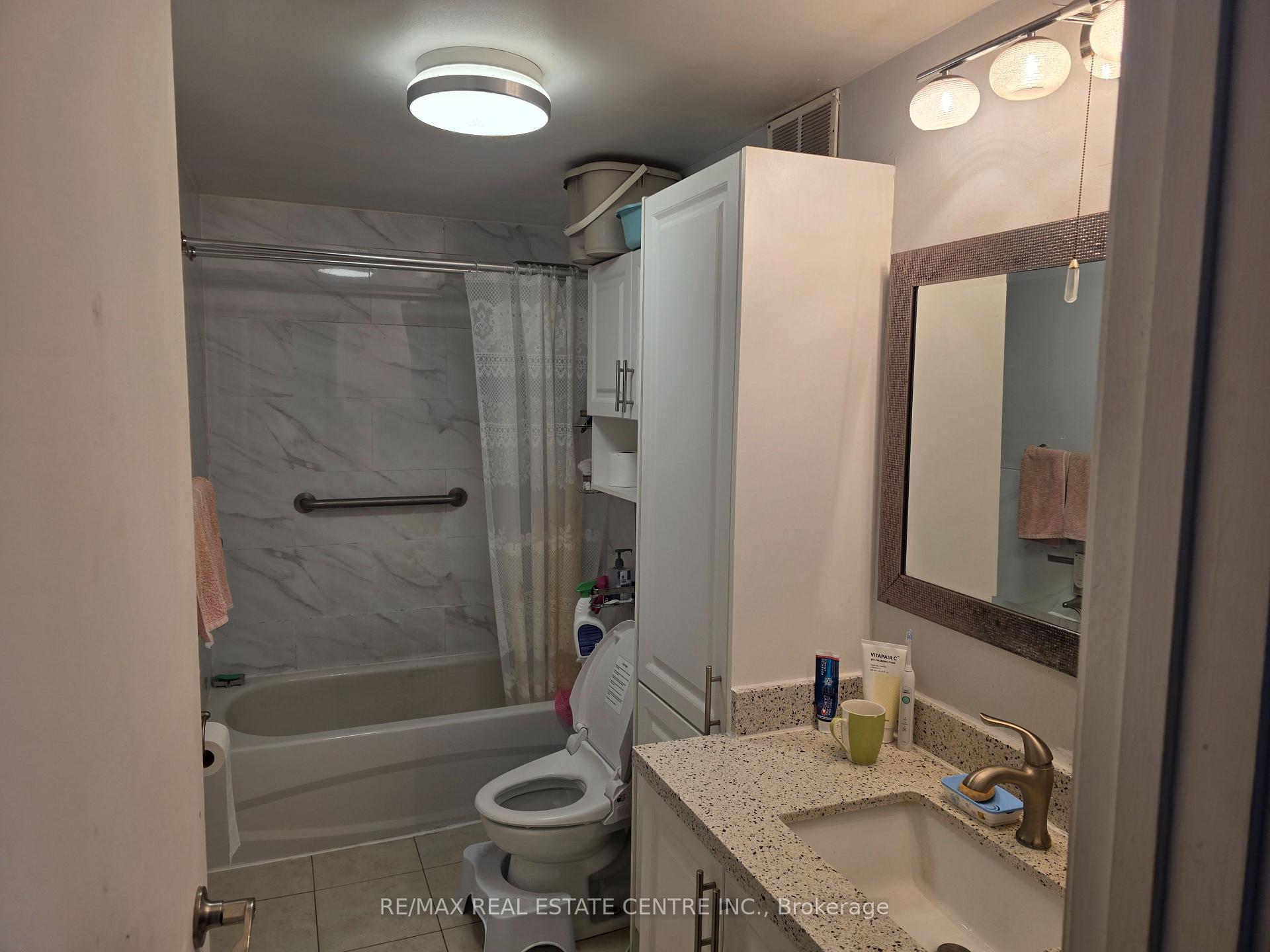 Photo 19 of 262 Jane Street, Toronto, Lambton Baby Point — HOMEH