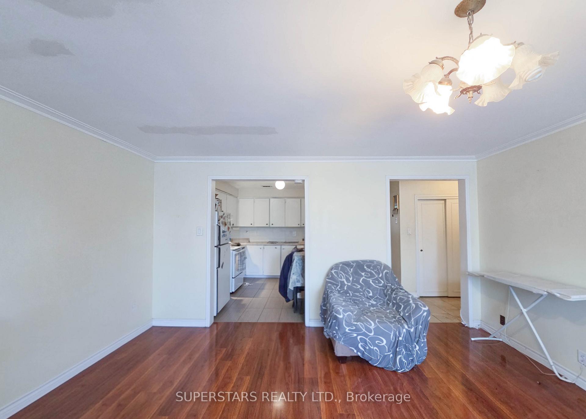 Photo 19 of 856 Wilson Avenue, North York, Downsview-Roding-CFB — HOMEH
