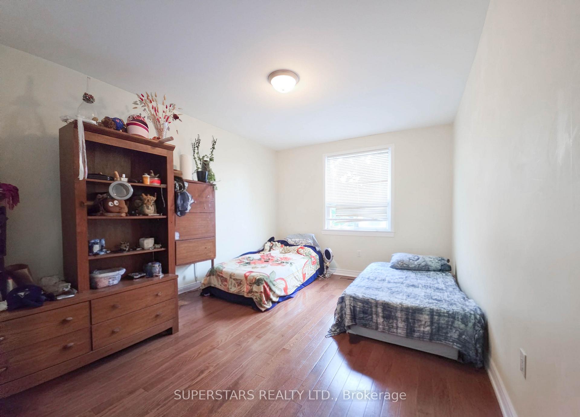 Photo 22 of 856 Wilson Avenue, North York, Downsview-Roding-CFB — HOMEH