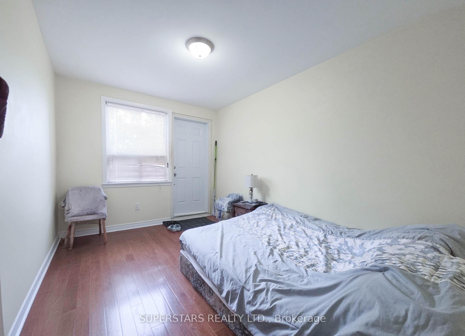 Photo 23 of 856 Wilson Avenue, North York, Downsview-Roding-CFB — HOMEH