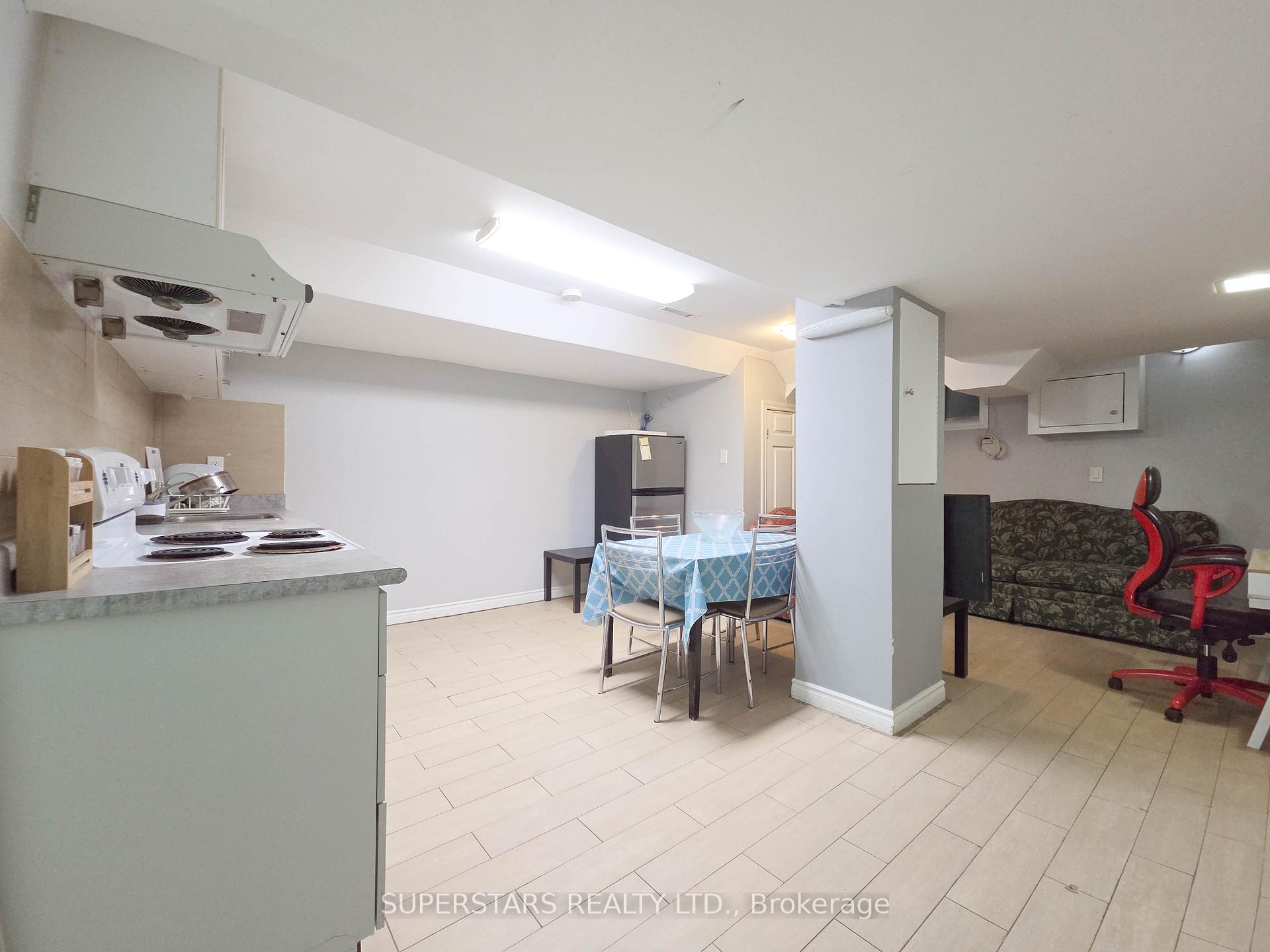 Photo 31 of 856 Wilson Avenue, North York, Downsview-Roding-CFB — HOMEH