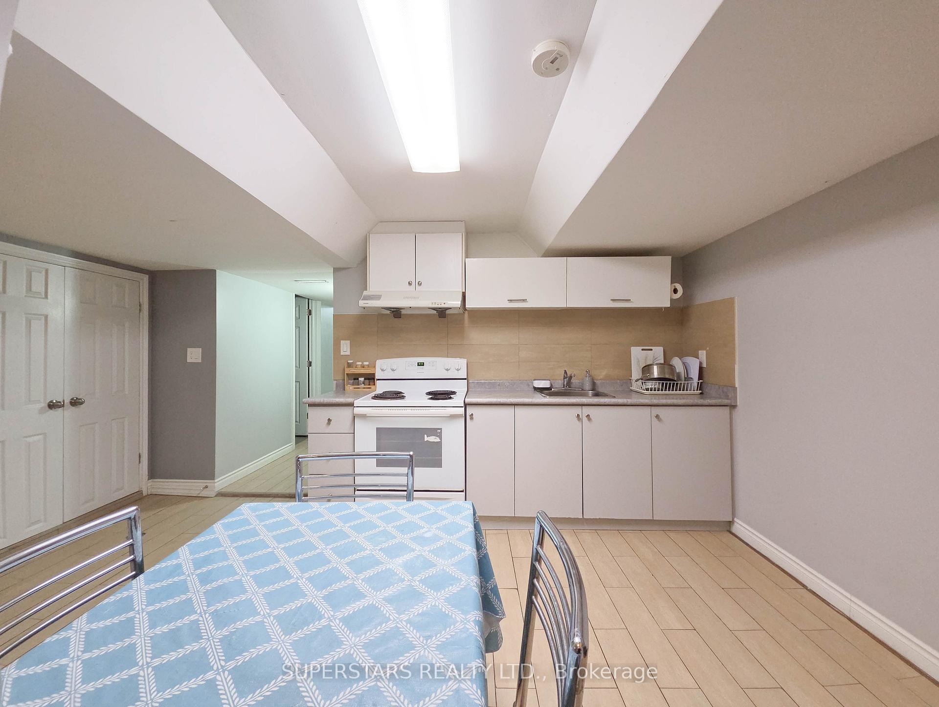 Photo 32 of 856 Wilson Avenue, North York, Downsview-Roding-CFB — HOMEH