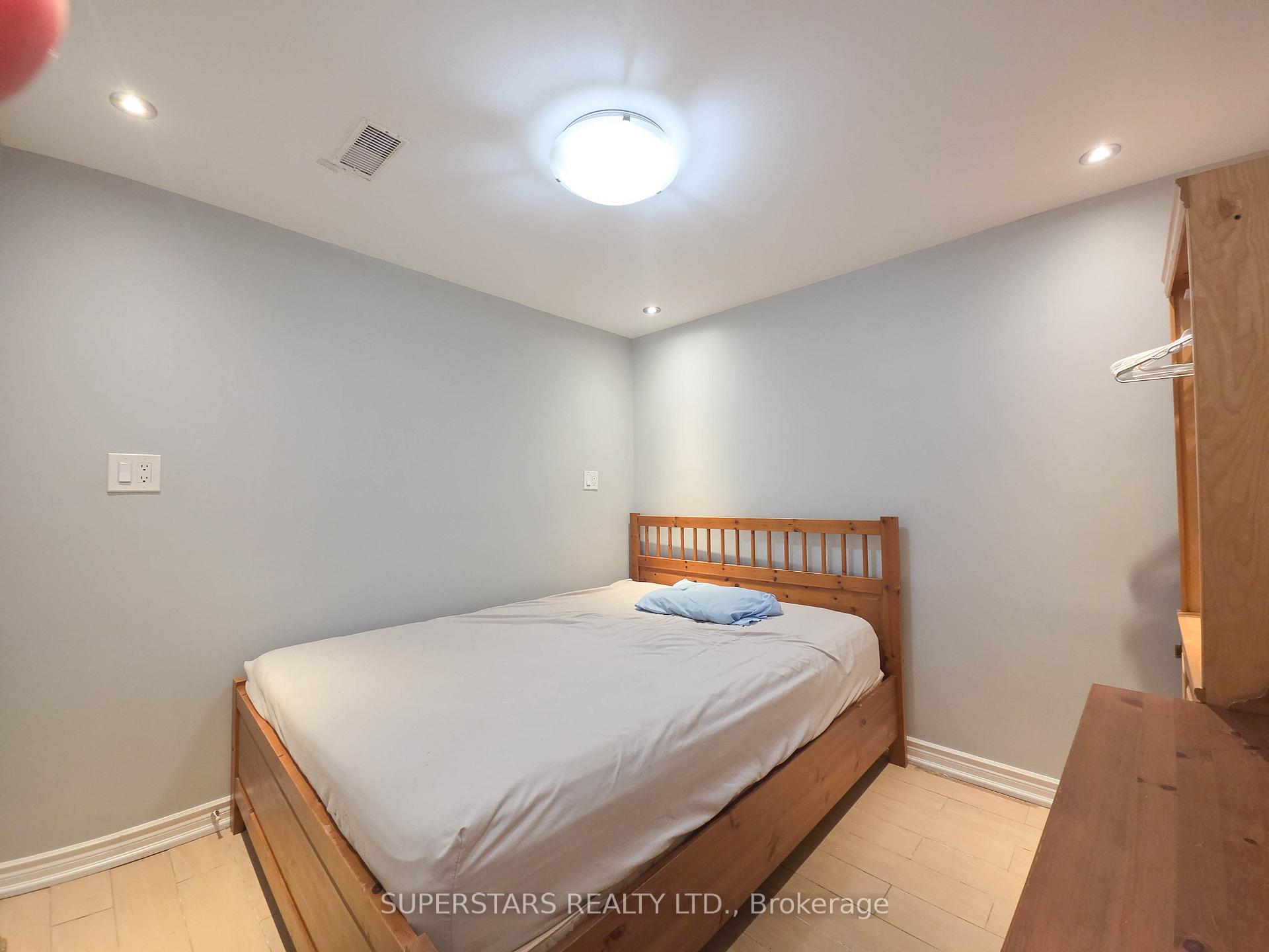 Photo 36 of 856 Wilson Avenue, North York, Downsview-Roding-CFB — HOMEH