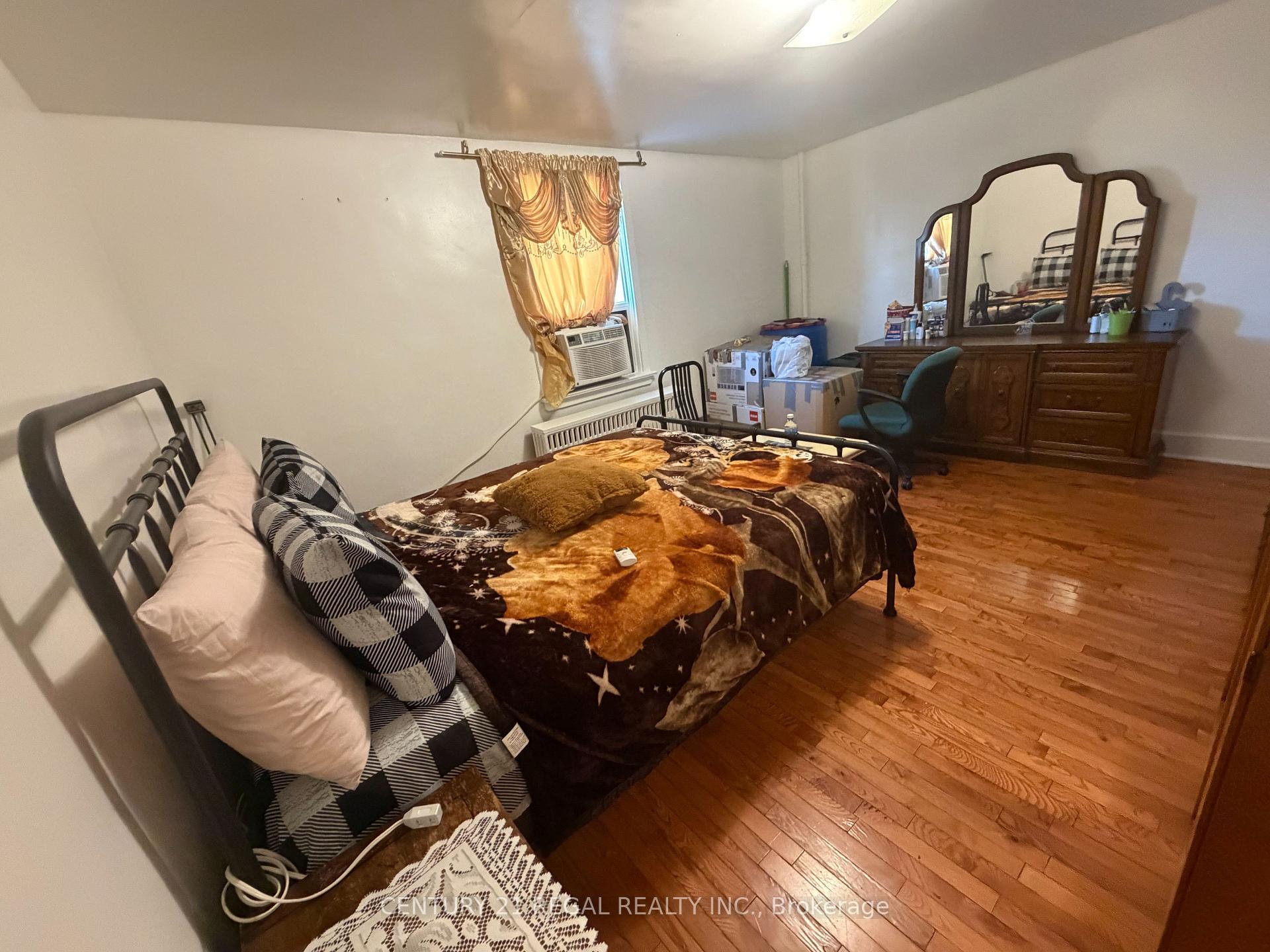 Photo 5 of 1615 Weston Road, North York, Weston — HOMEH