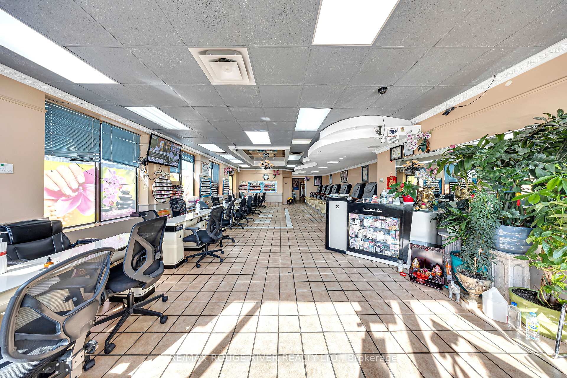 Photo 4 of 2282 Islington Avenue, Etobicoke, Rexdale-Kipling — HOMEH