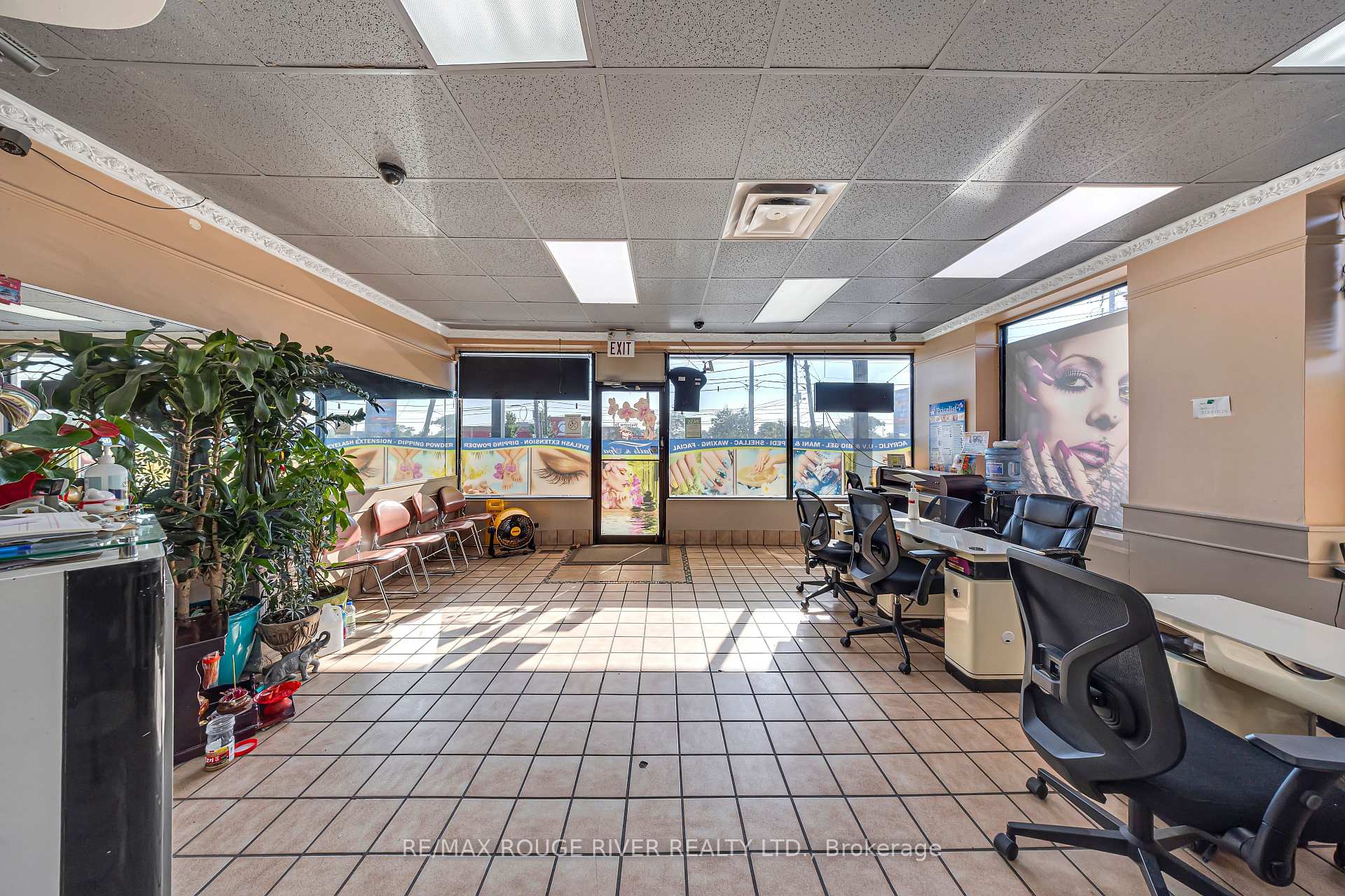 Photo 6 of 2282 Islington Avenue, Etobicoke, Rexdale-Kipling — HOMEH