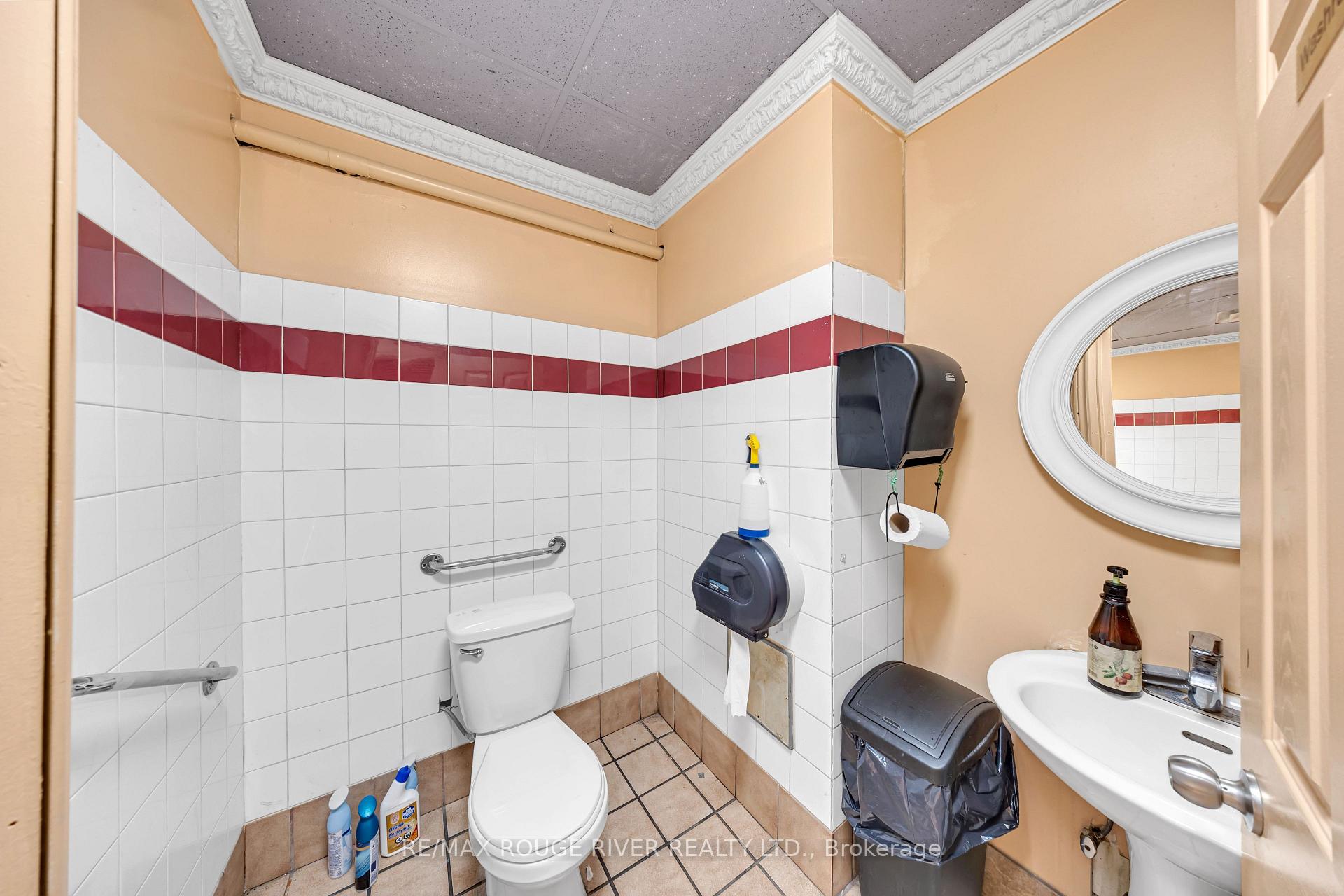 Photo 10 of 2282 Islington Avenue, Etobicoke, Rexdale-Kipling — HOMEH