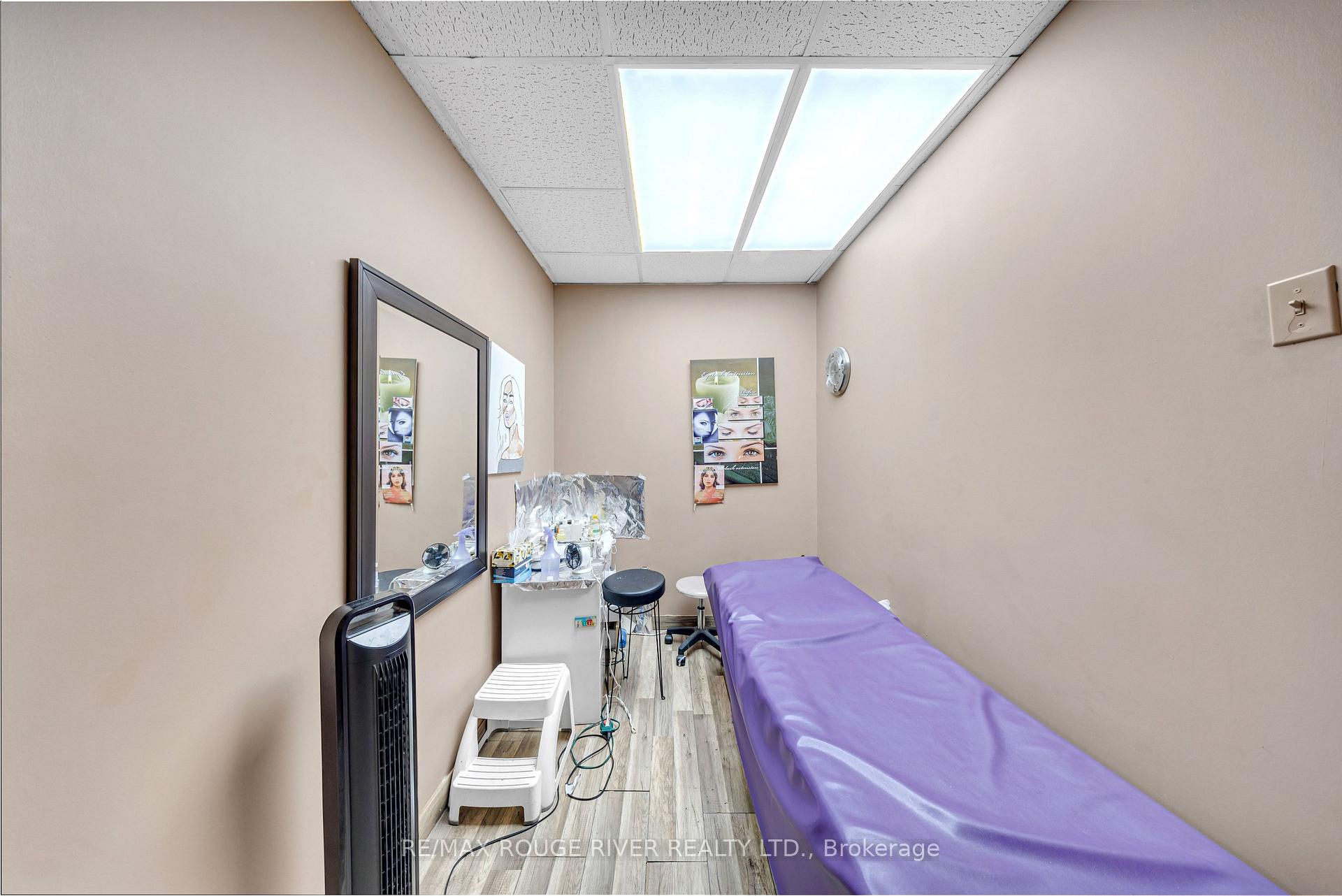 Photo 13 of 2282 Islington Avenue, Etobicoke, Rexdale-Kipling — HOMEH