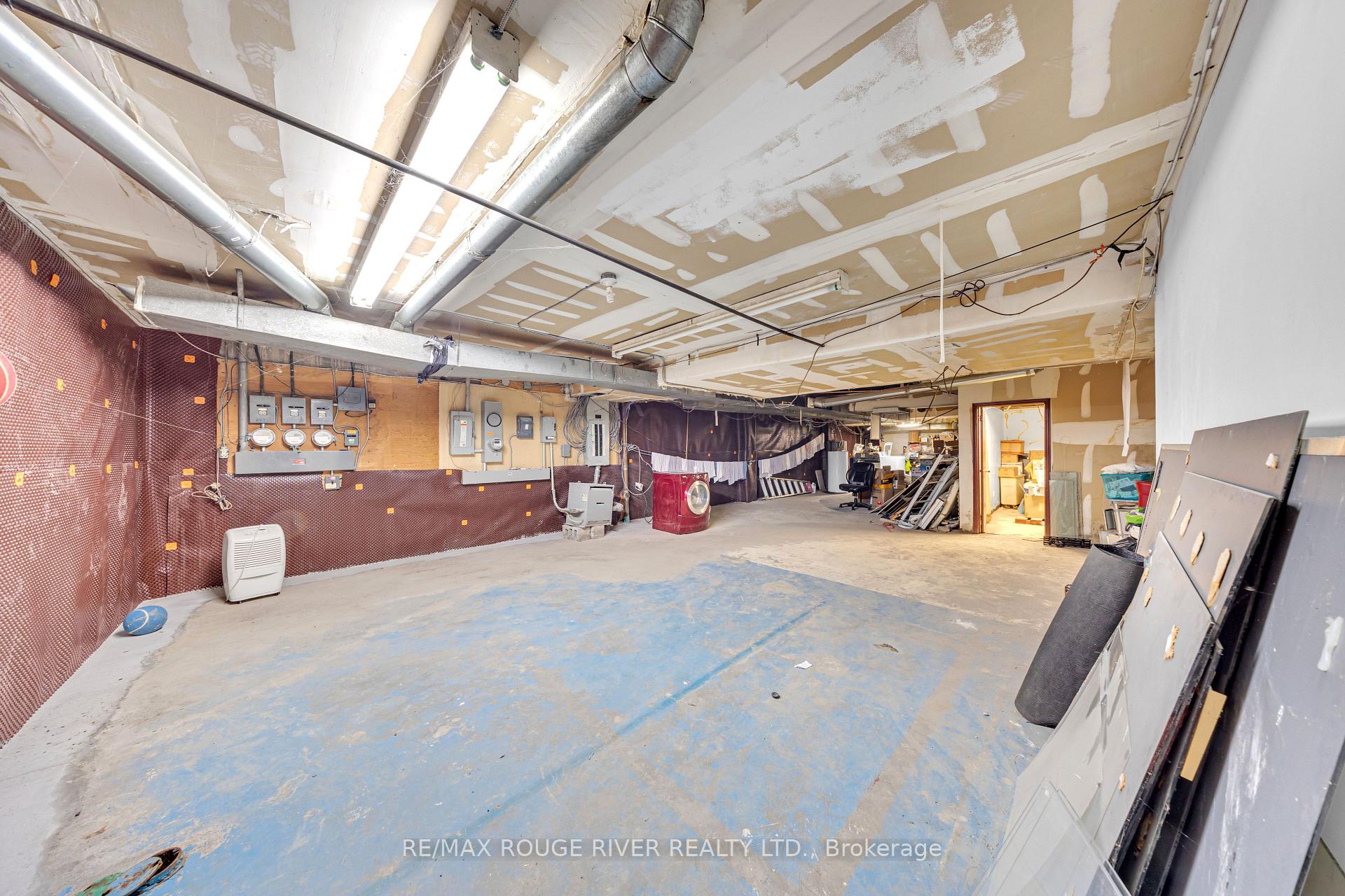 Photo 17 of 2282 Islington Avenue, Etobicoke, Rexdale-Kipling — HOMEH