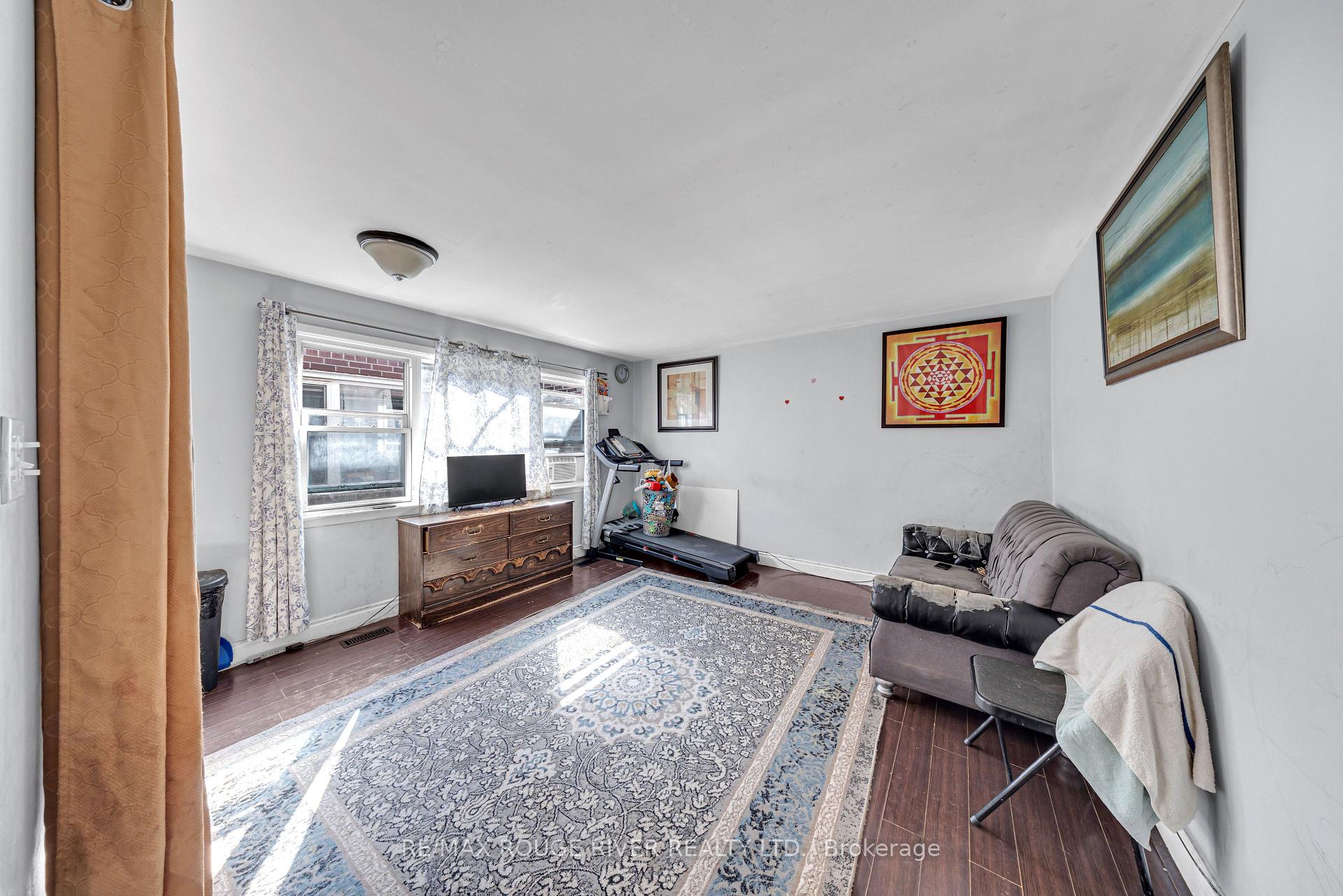 Photo 19 of 2282 Islington Avenue, Etobicoke, Rexdale-Kipling — HOMEH
