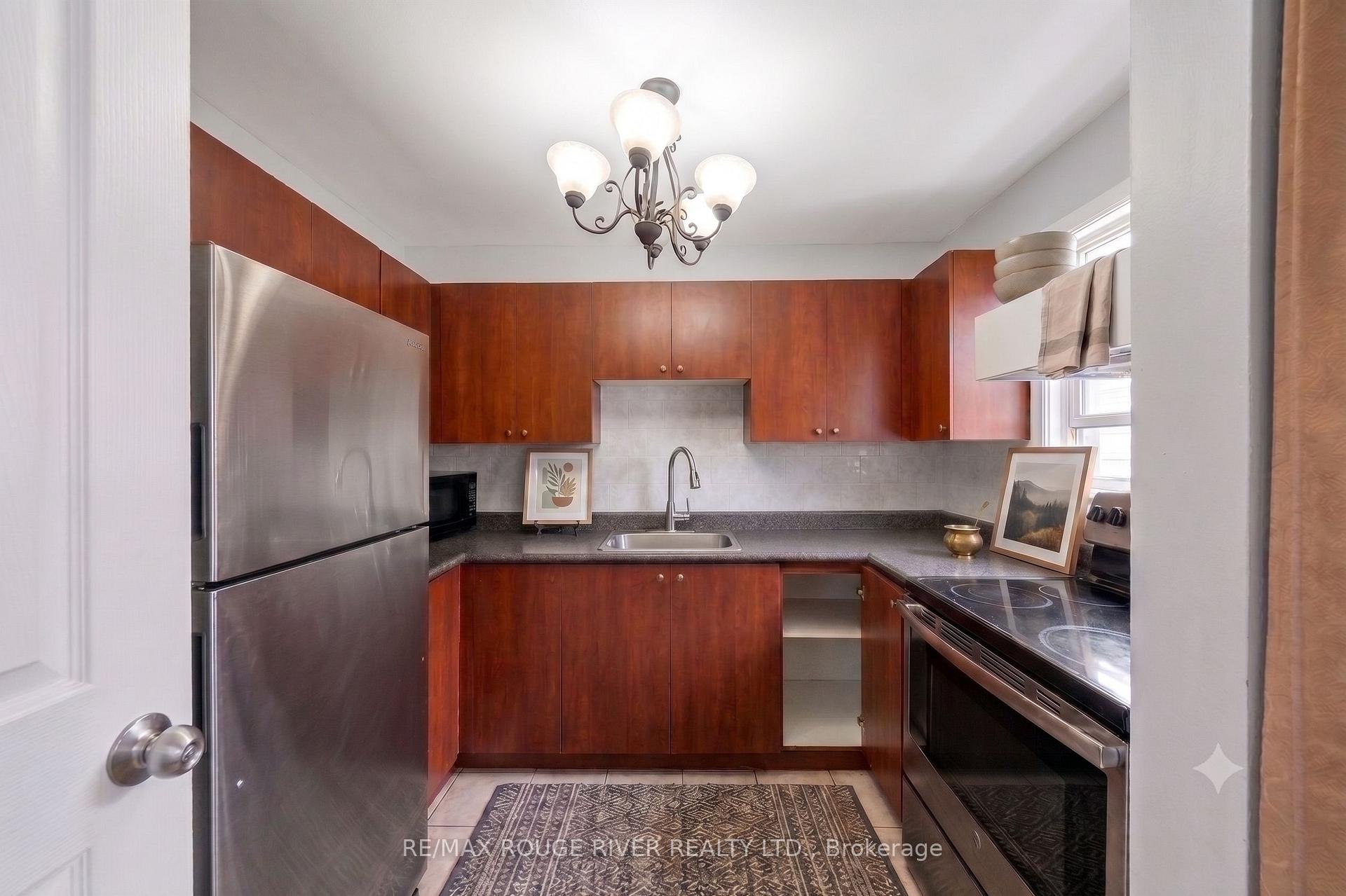 Photo 20 of 2282 Islington Avenue, Etobicoke, Rexdale-Kipling — HOMEH