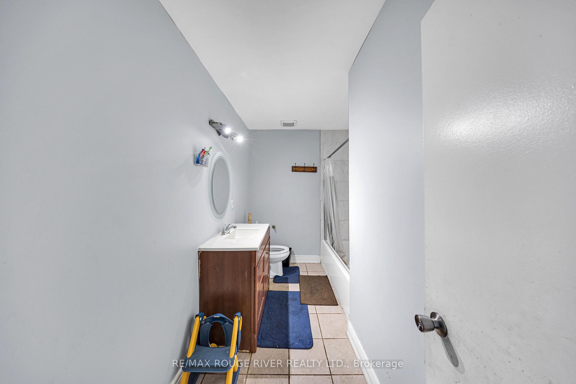 Photo 23 of 2282 Islington Avenue, Etobicoke, Rexdale-Kipling — HOMEH