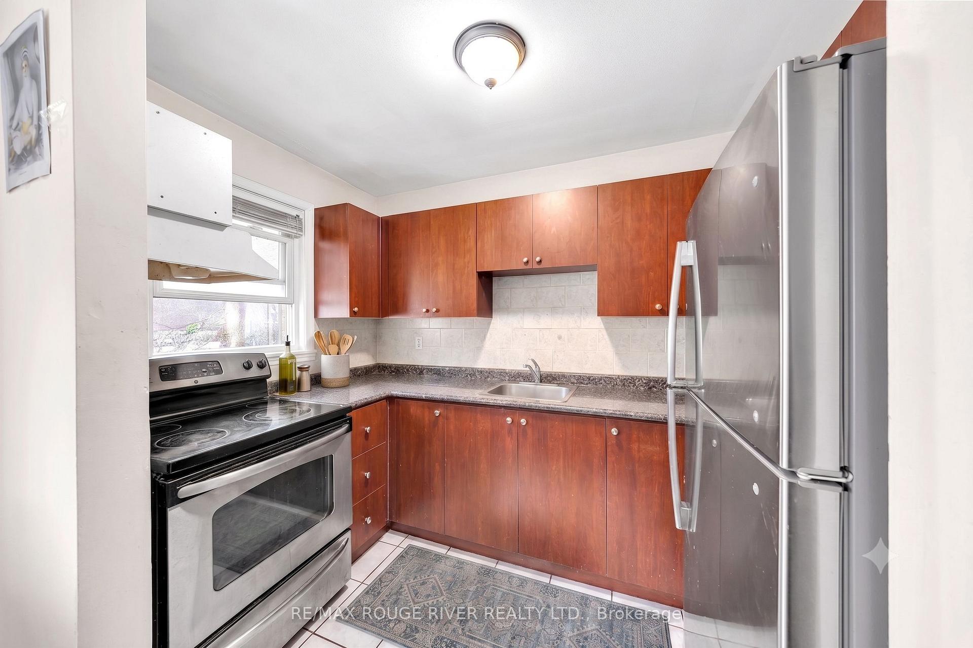 Photo 32 of 2282 Islington Avenue, Etobicoke, Rexdale-Kipling — HOMEH
