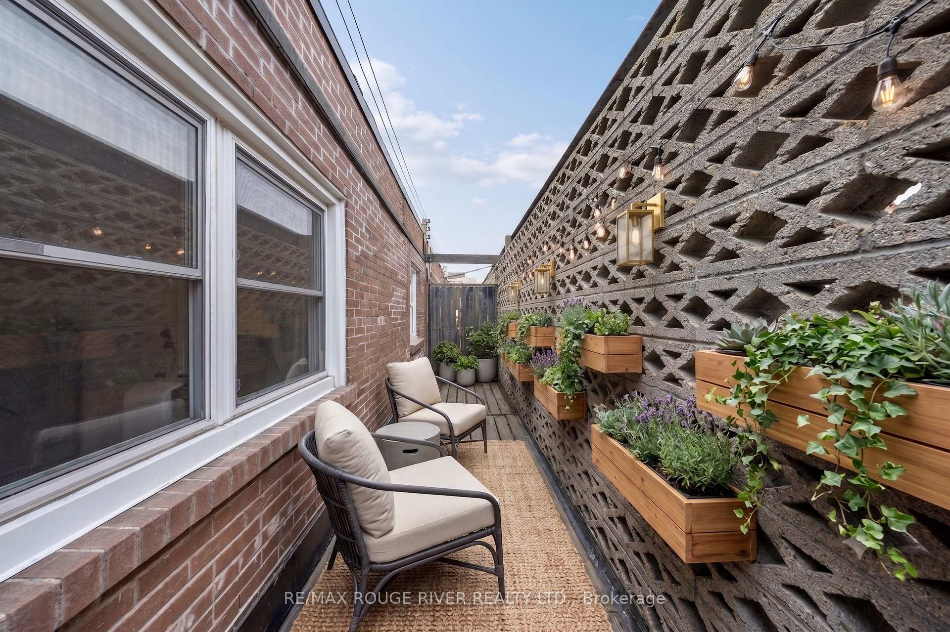 Photo 40 of 2282 Islington Avenue, Etobicoke, Rexdale-Kipling — HOMEH