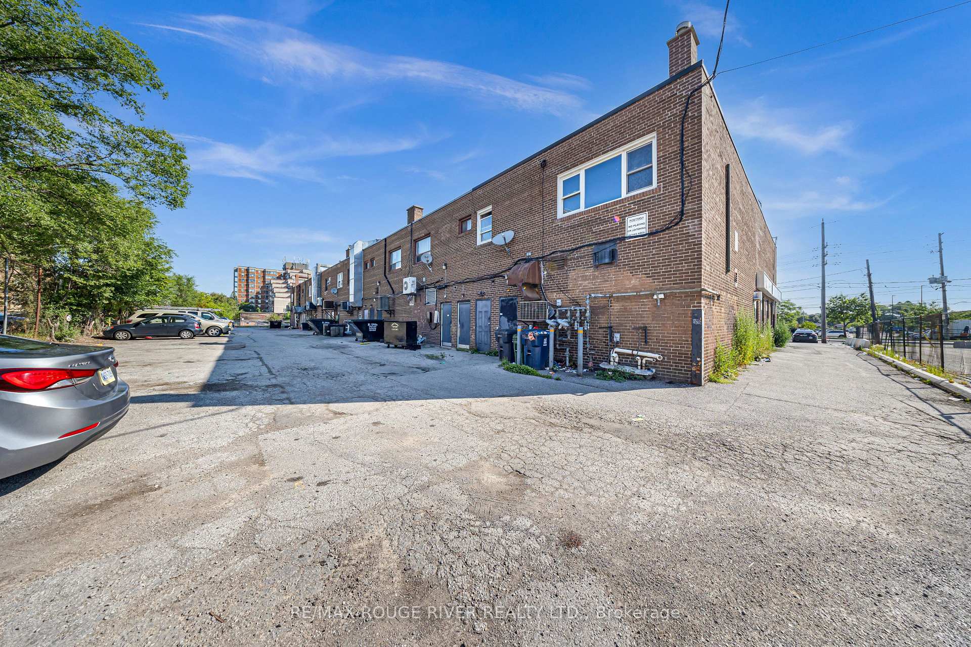 Photo 43 of 2282 Islington Avenue, Etobicoke, Rexdale-Kipling — HOMEH