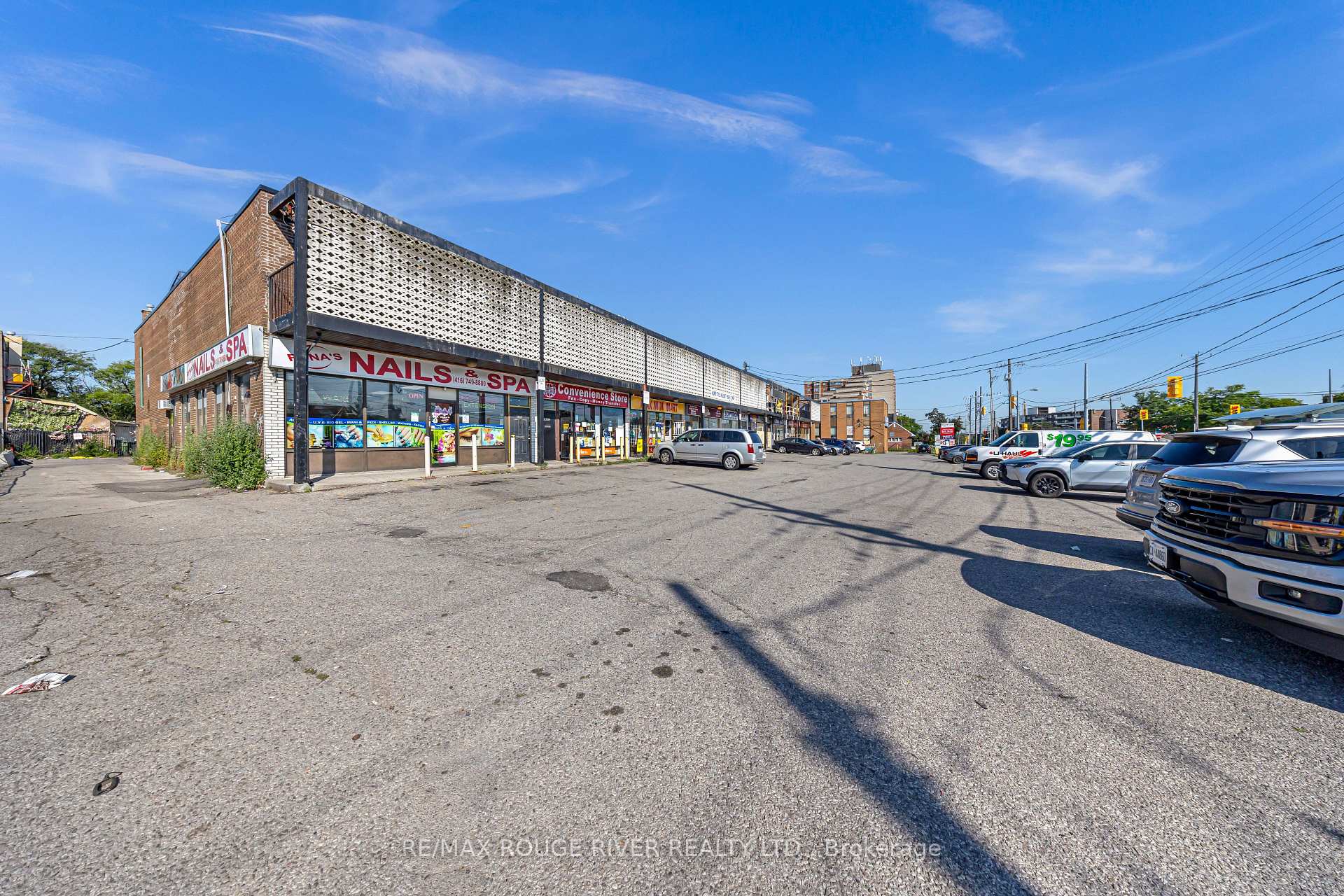 Photo 44 of 2282 Islington Avenue, Etobicoke, Rexdale-Kipling — HOMEH