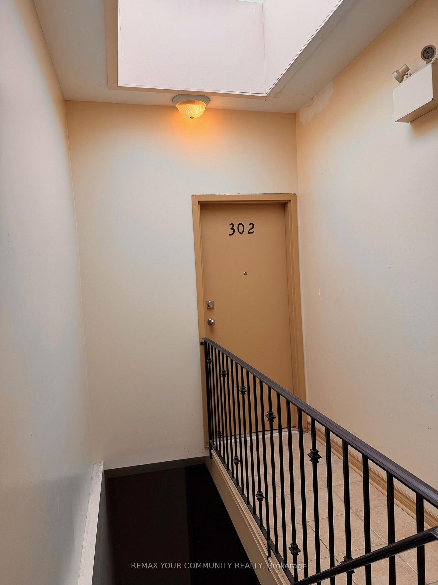 Photo 8 of 802 Bloor Street W, Toronto, Dovercourt-Wallace Emerson-Junction — HOMEH