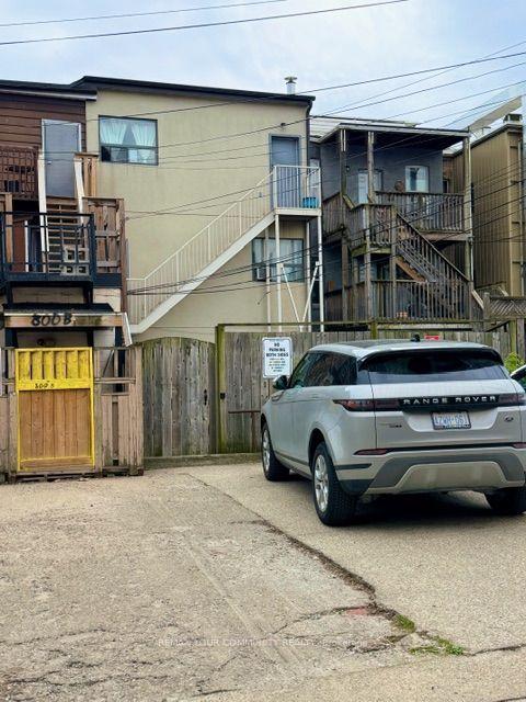 Photo 21 of 802 Bloor Street W, Toronto, Dovercourt-Wallace Emerson-Junction — HOMEH
