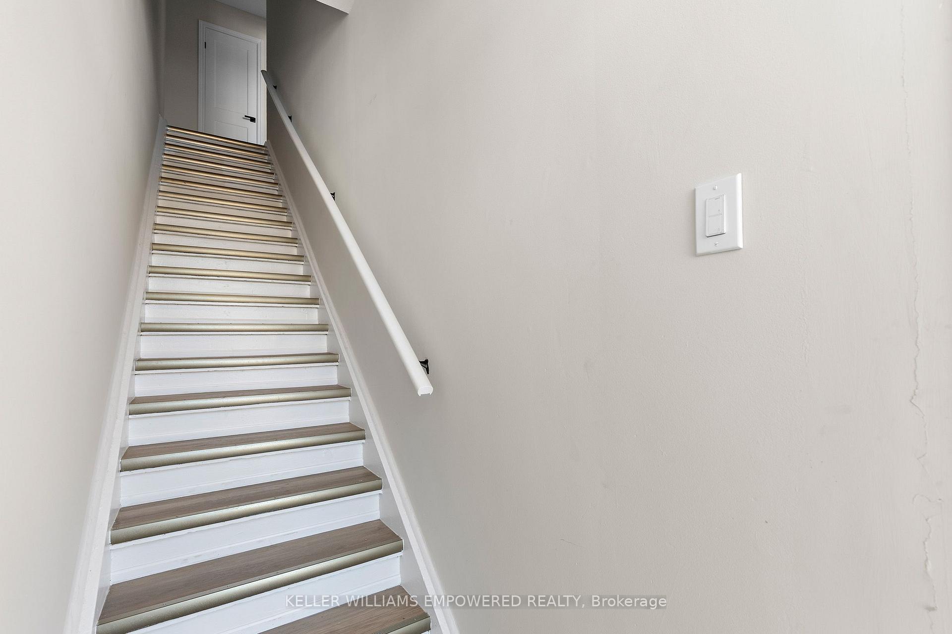 Photo 2 of 3019 Islington Avenue, North York, Humber Summit — HOMEH