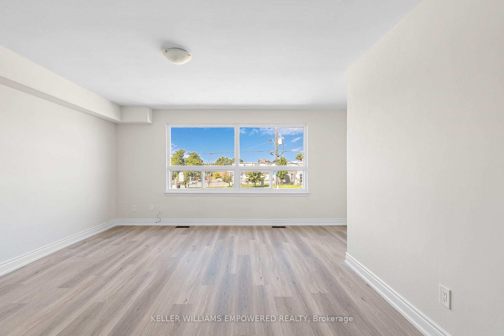Photo 5 of 3019 Islington Avenue, North York, Humber Summit — HOMEH