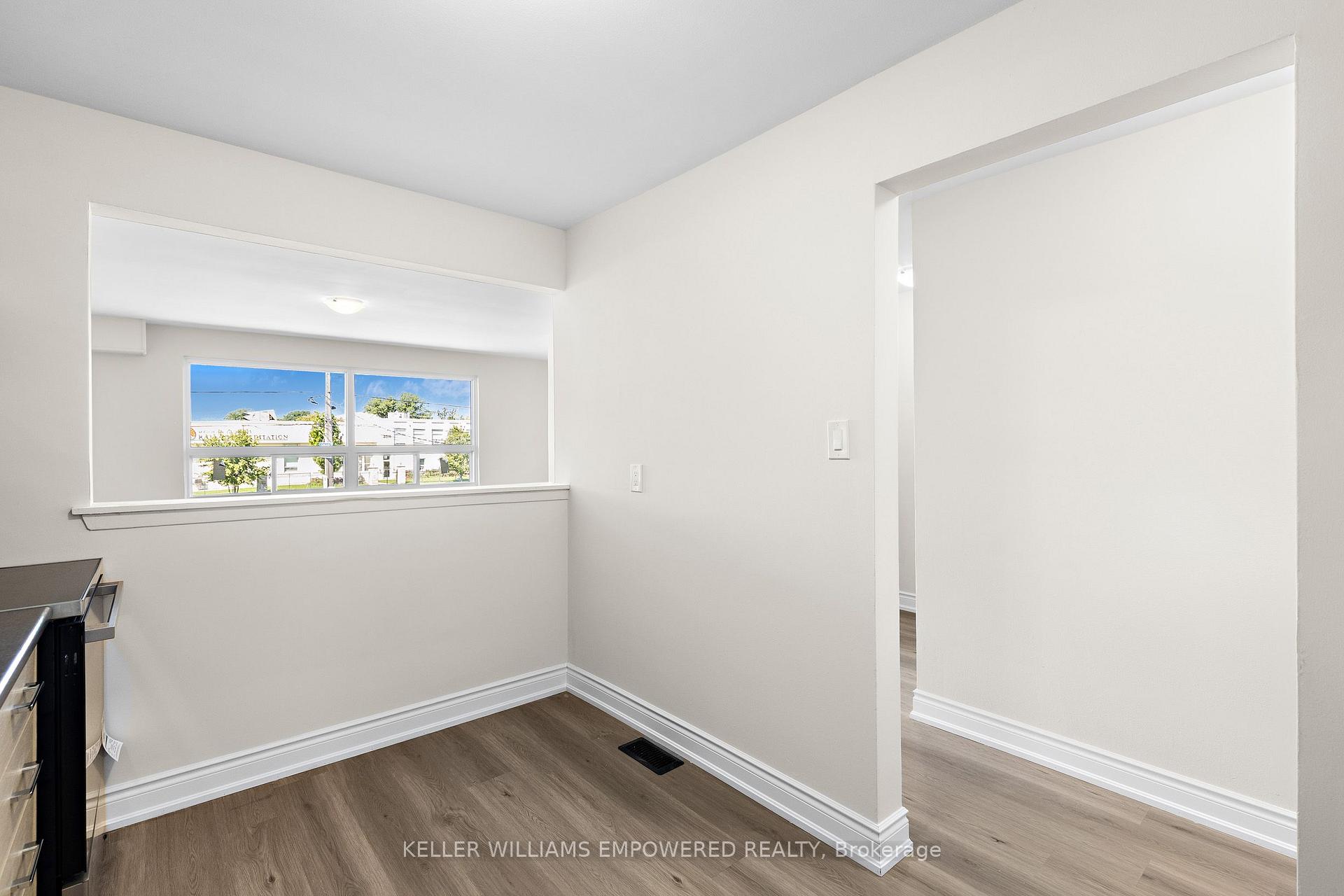 Photo 13 of 3019 Islington Avenue, North York, Humber Summit — HOMEH