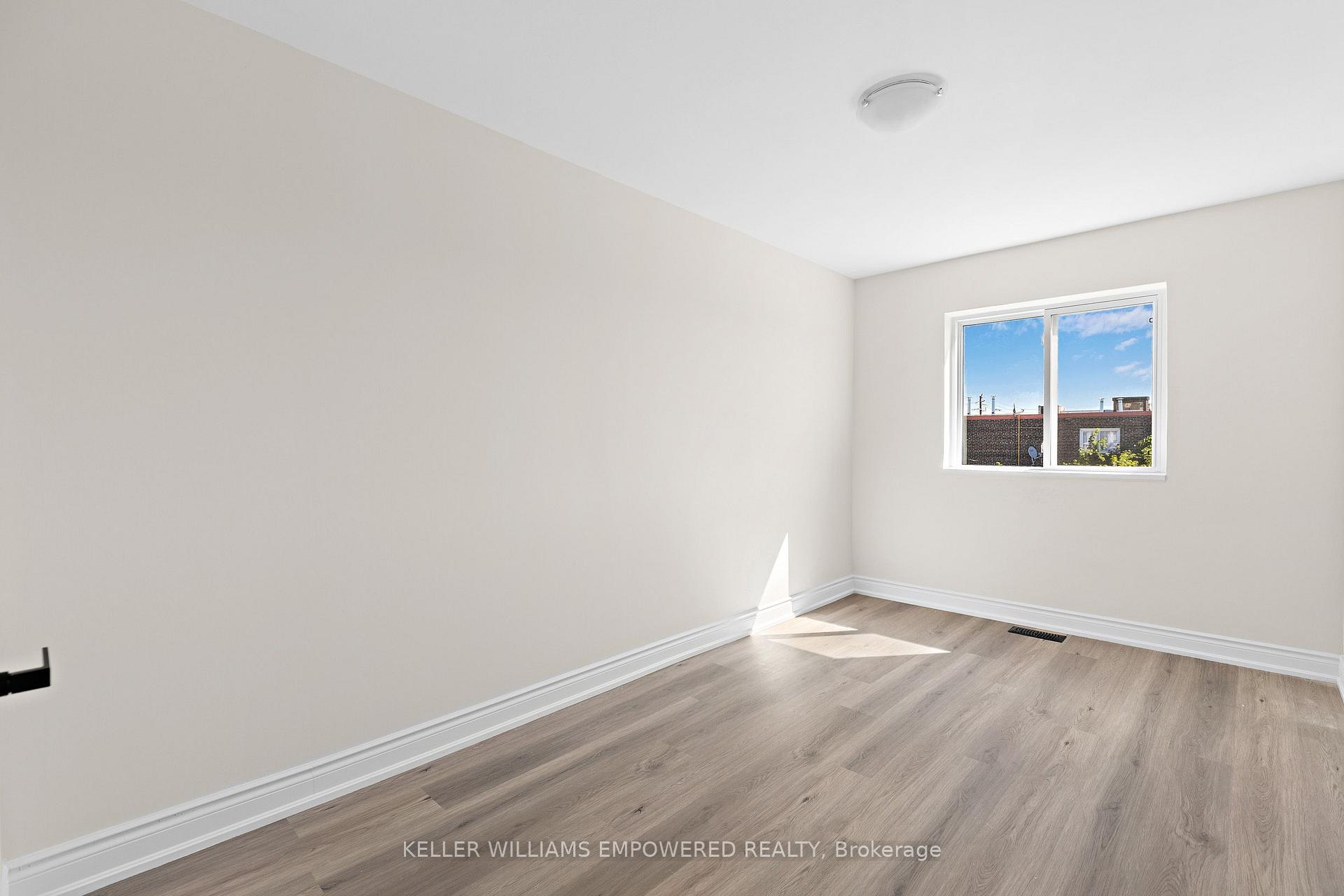 Photo 17 of 3019 Islington Avenue, North York, Humber Summit — HOMEH